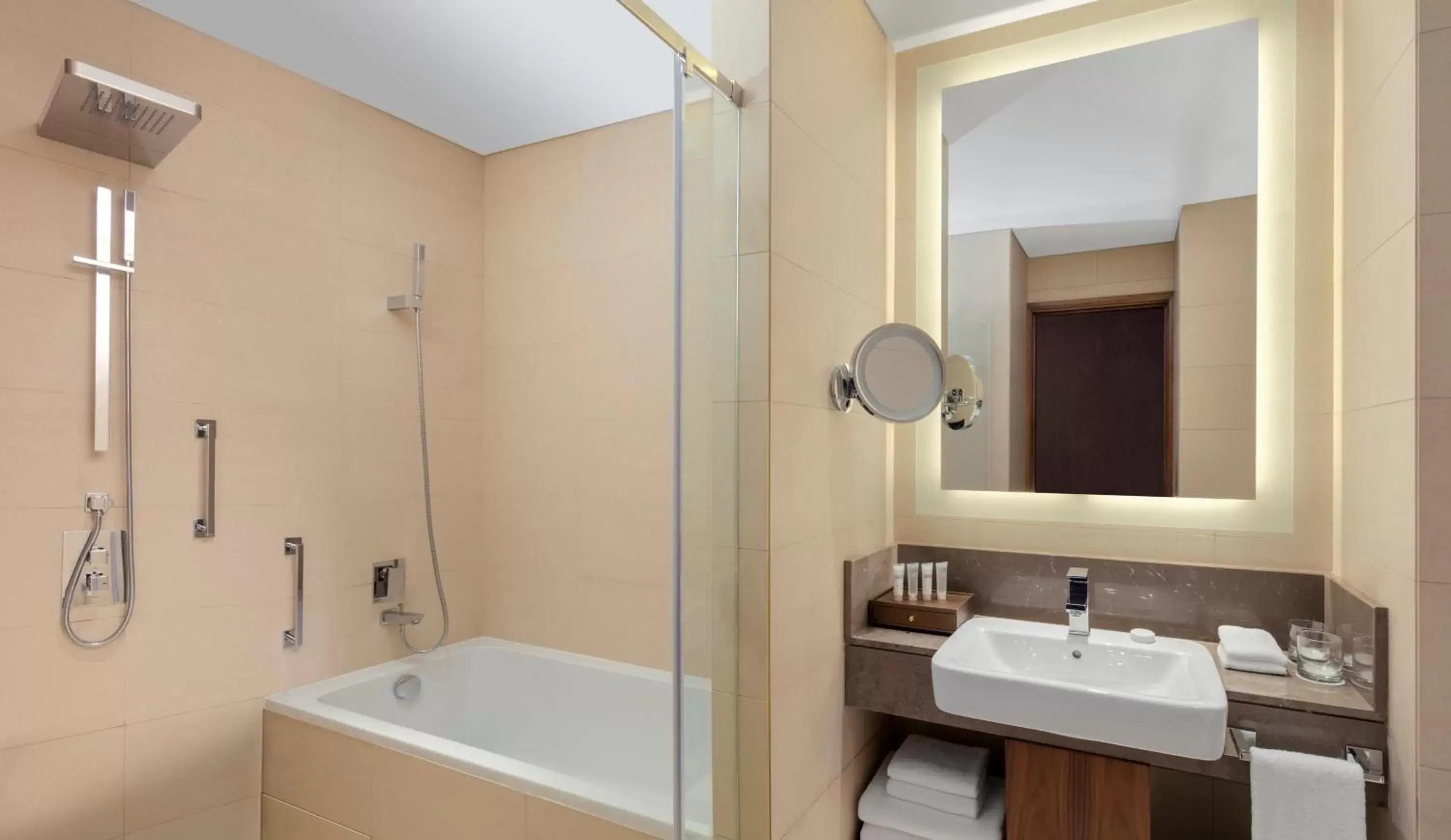 Bathroom in Crowne Plaza Muscat OCEC, an IHG Hotel