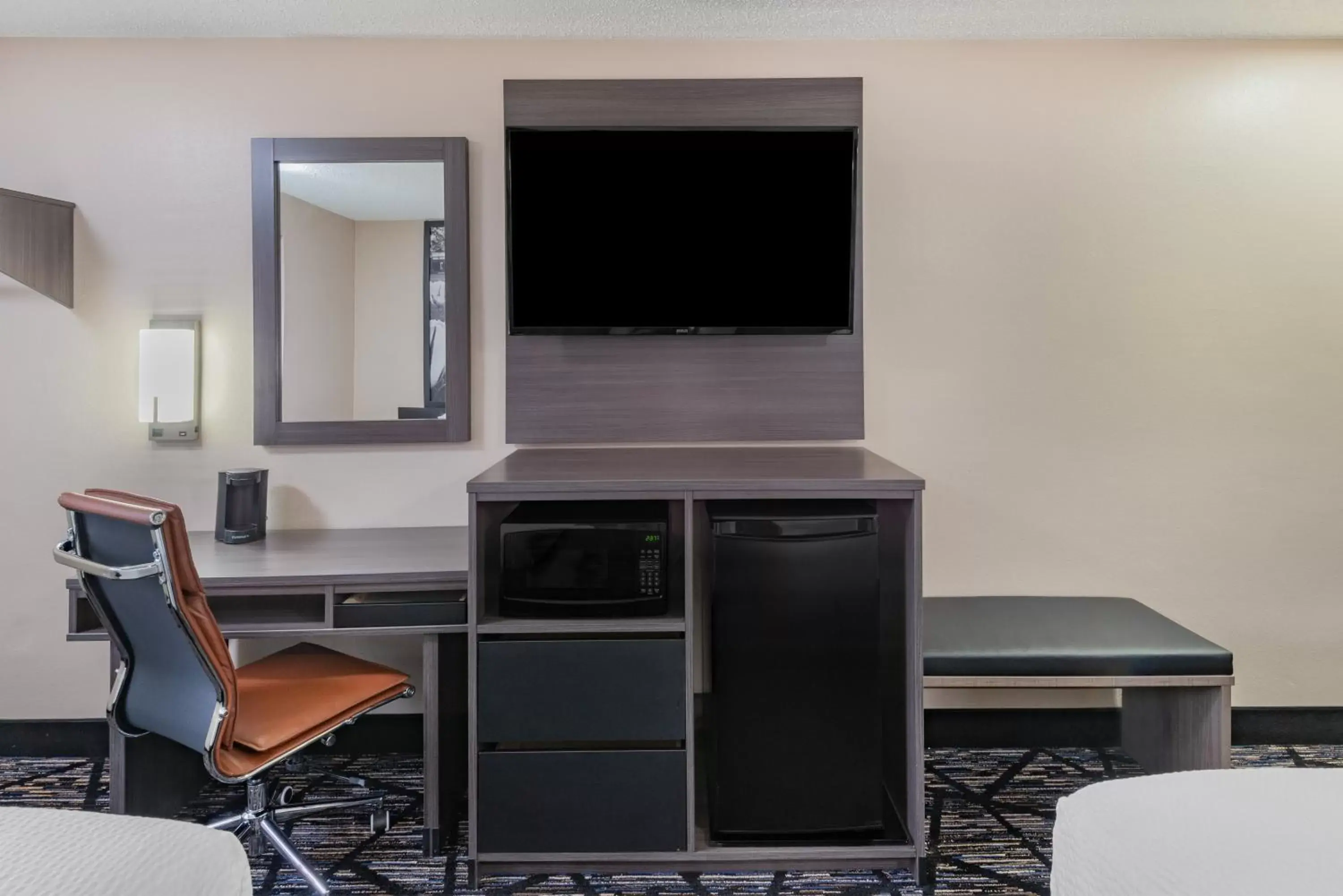 TV and multimedia, TV/Entertainment Center in Super 8 by Wyndham Charlottesville