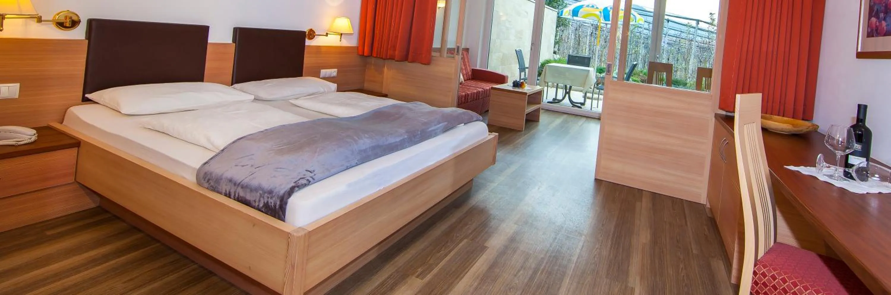 Bed in Das Mitterplarser Hotel