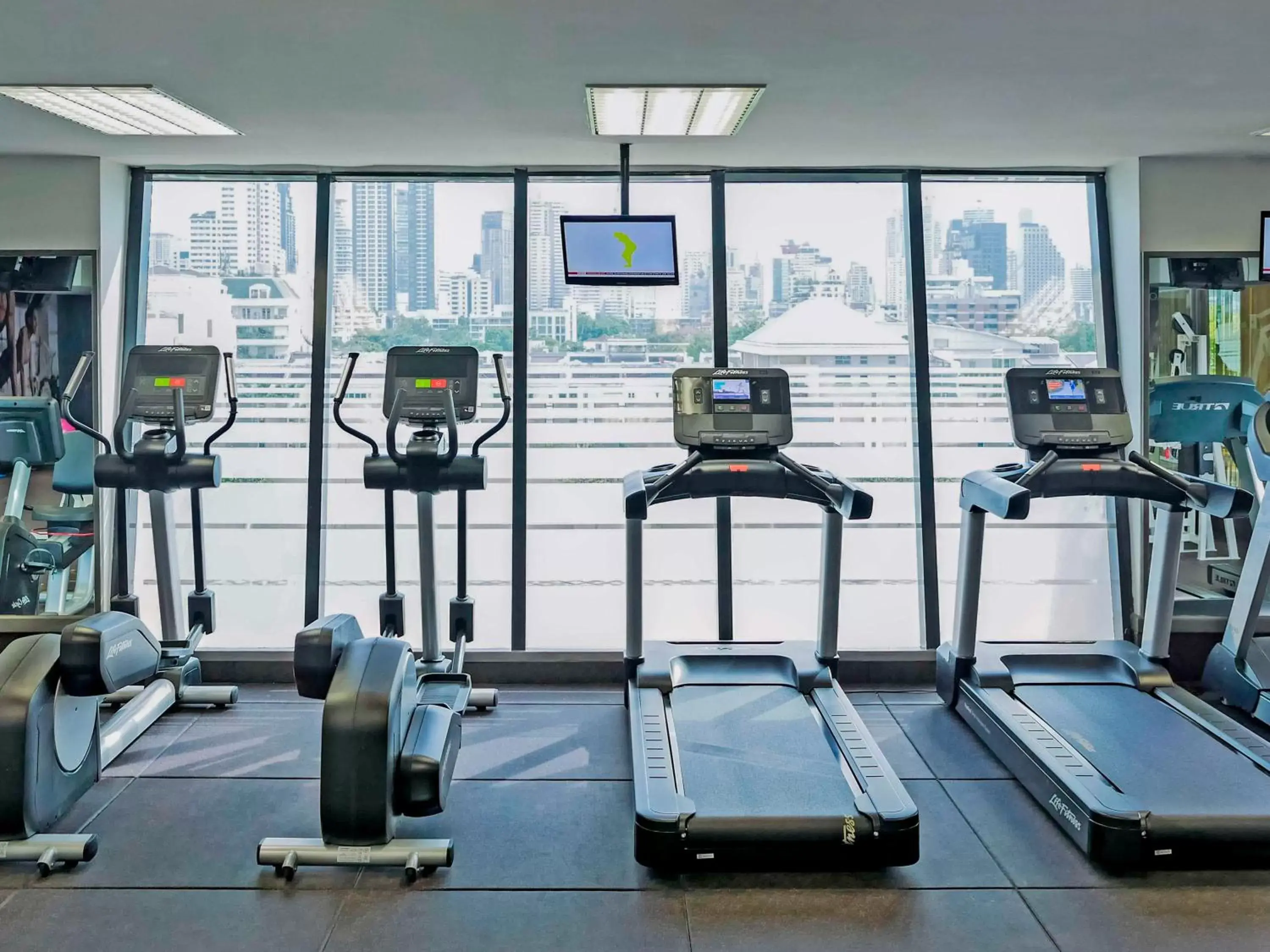 Fitness centre/facilities, Fitness Center/Facilities in Grand Mercure Bangkok Atrium