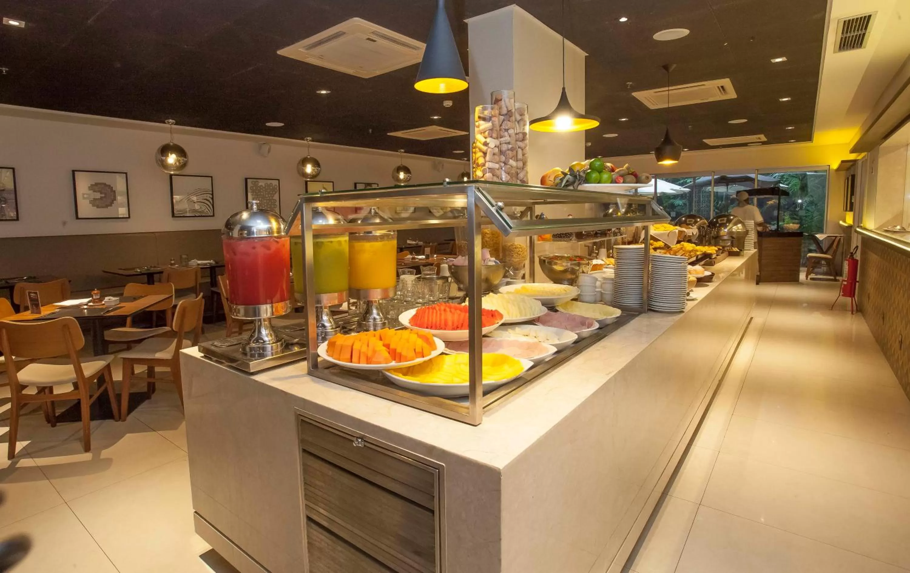 Restaurant/places to eat in Holiday Inn Belo Horizonte Savassi by IHG