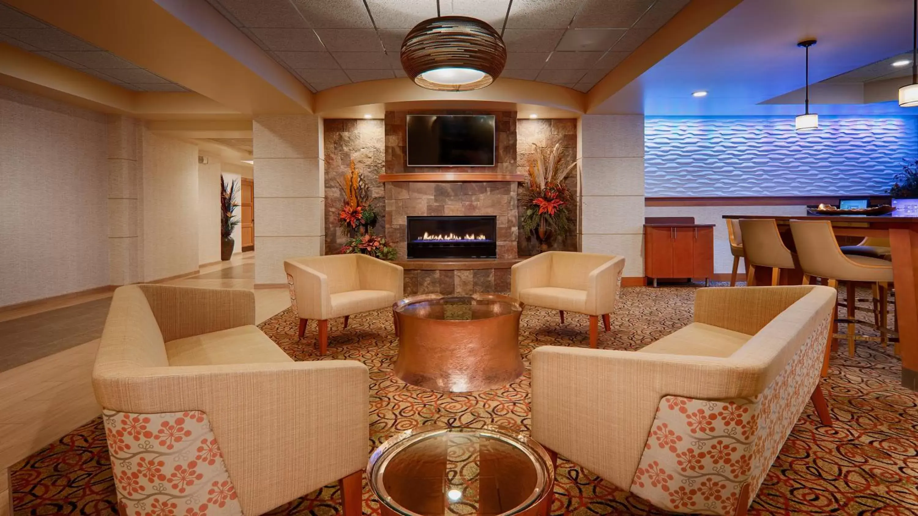 Lobby or reception, Lounge/Bar in Best Western Plus Butte Plaza Inn