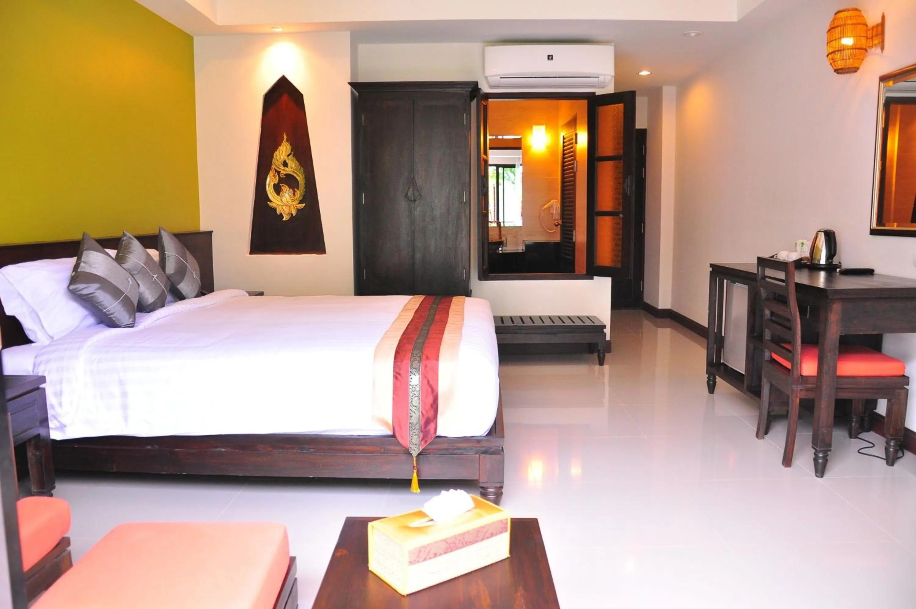 Photo of the whole room, Bed in Navatara Phuket Resort