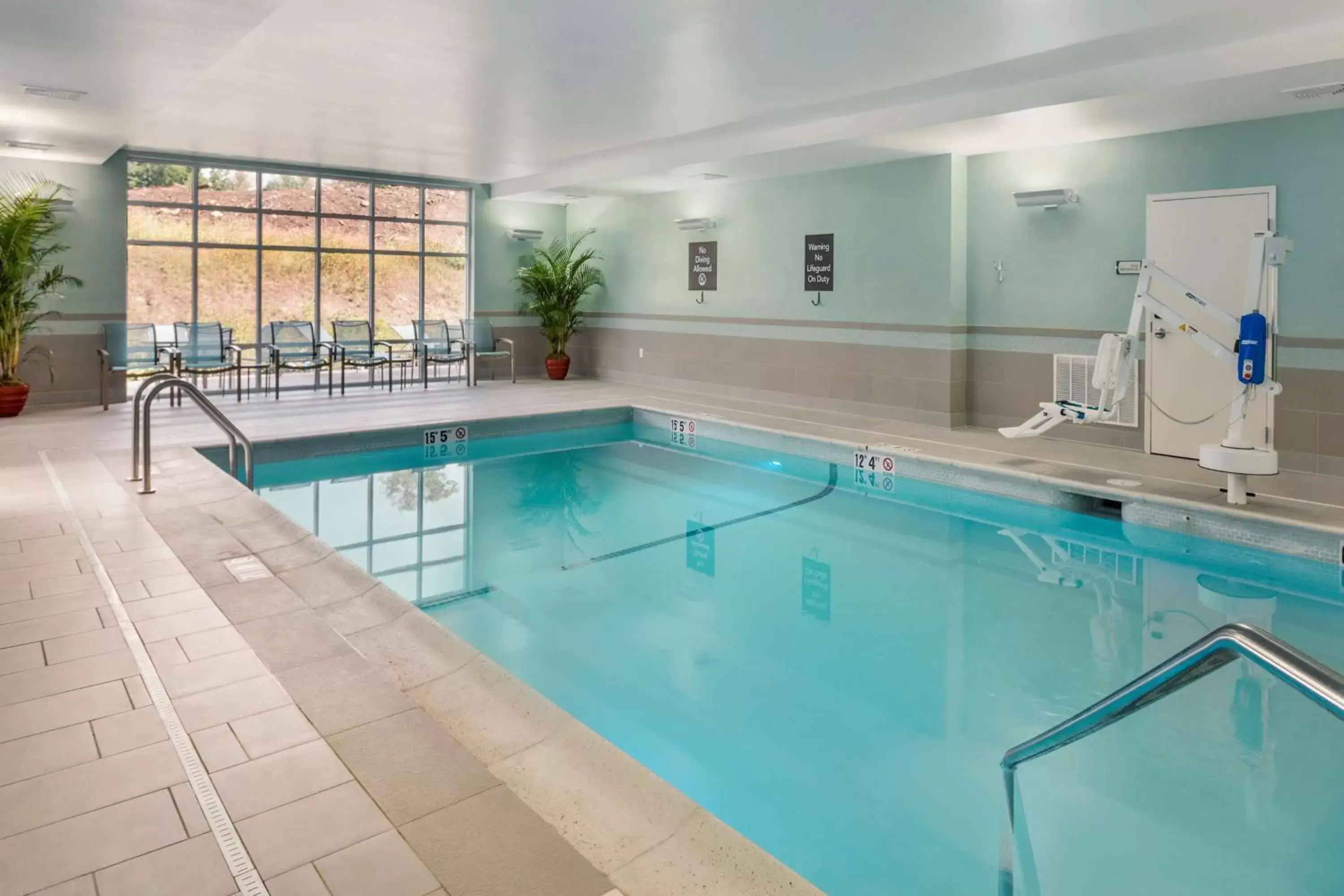 Pool view, Swimming Pool in Homewood Suites by Hilton Gateway Hills Nashua