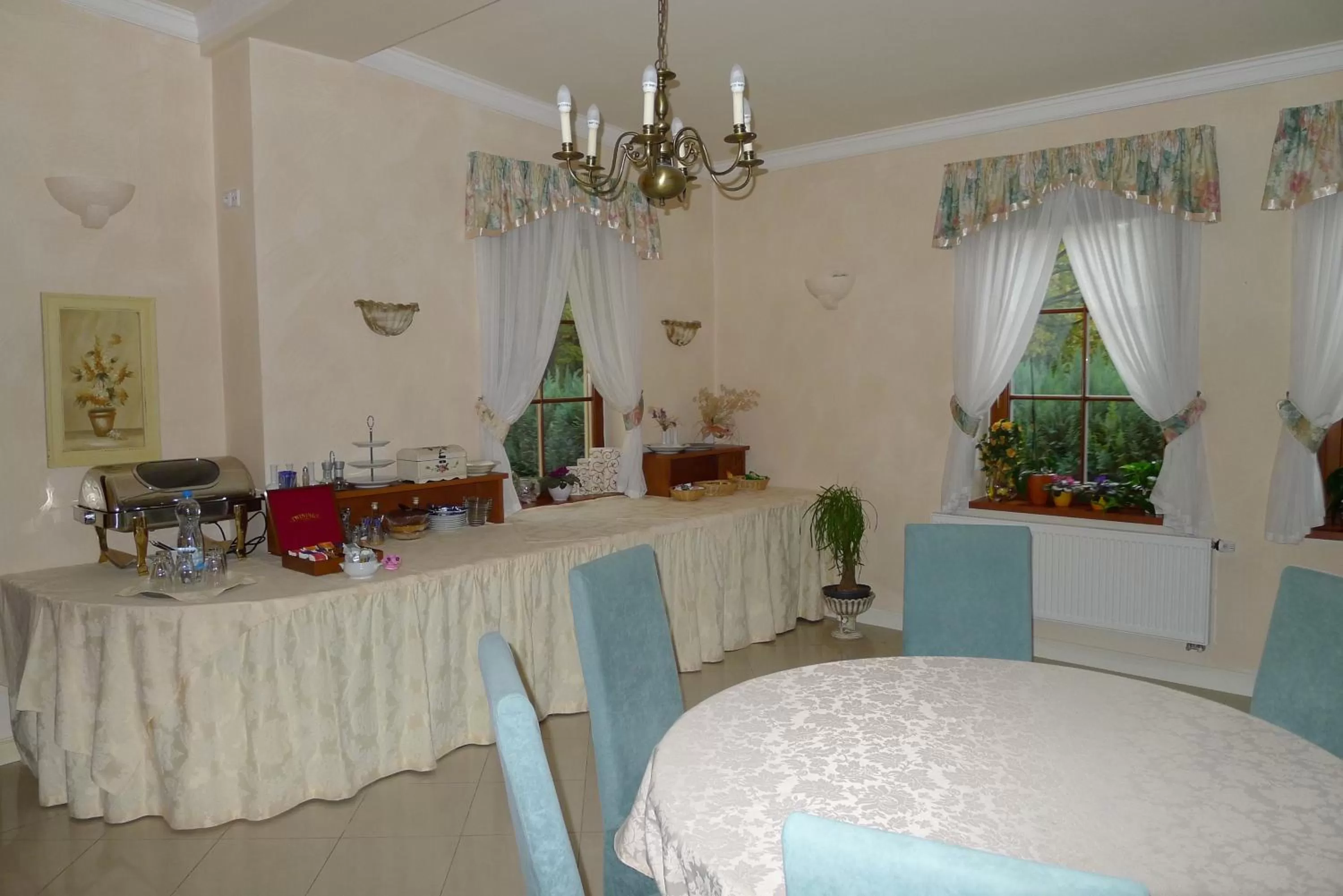 Restaurant/places to eat in Hotel Nosal