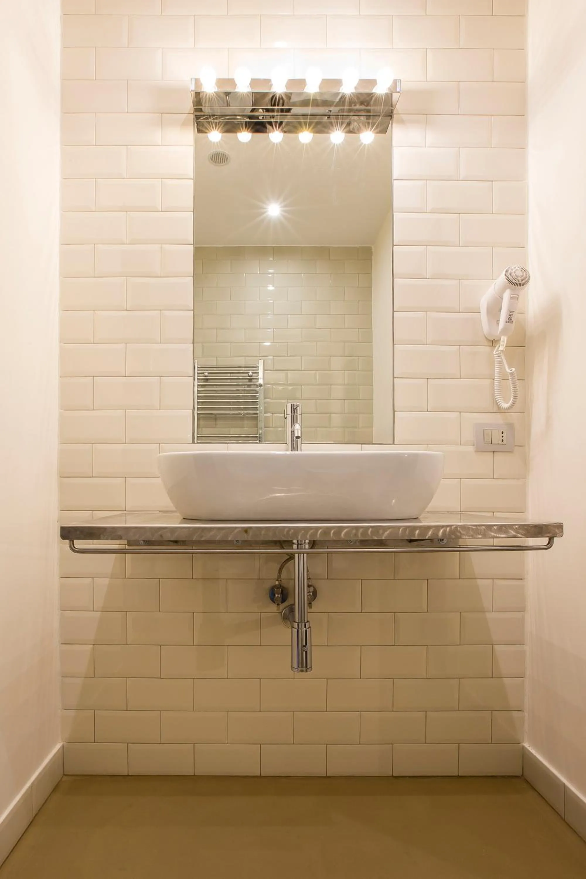 Bathroom in Trevi Contemporary Suite