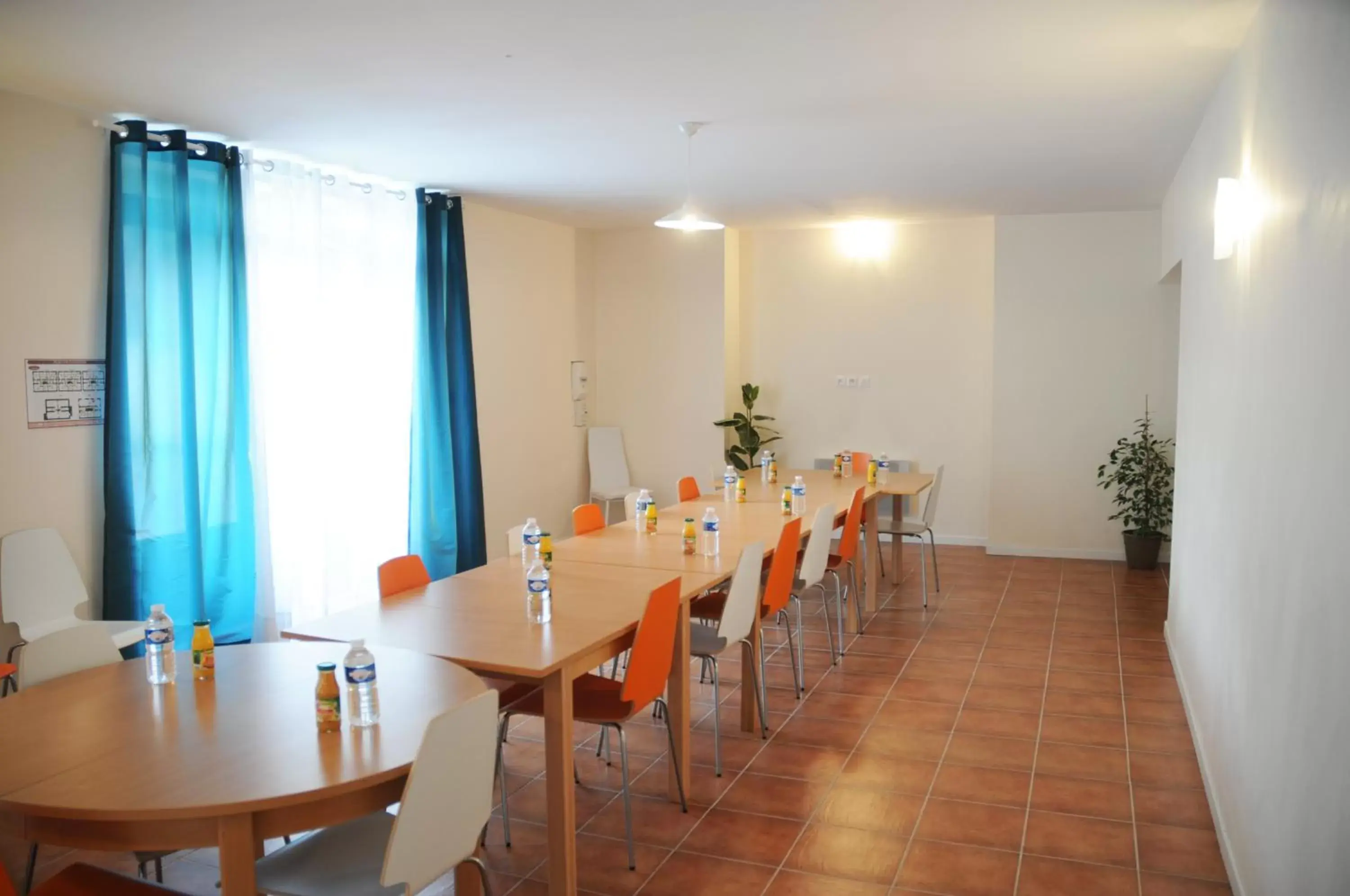 Meeting/conference room, Restaurant/Places to Eat in Kyriad Direct Morez