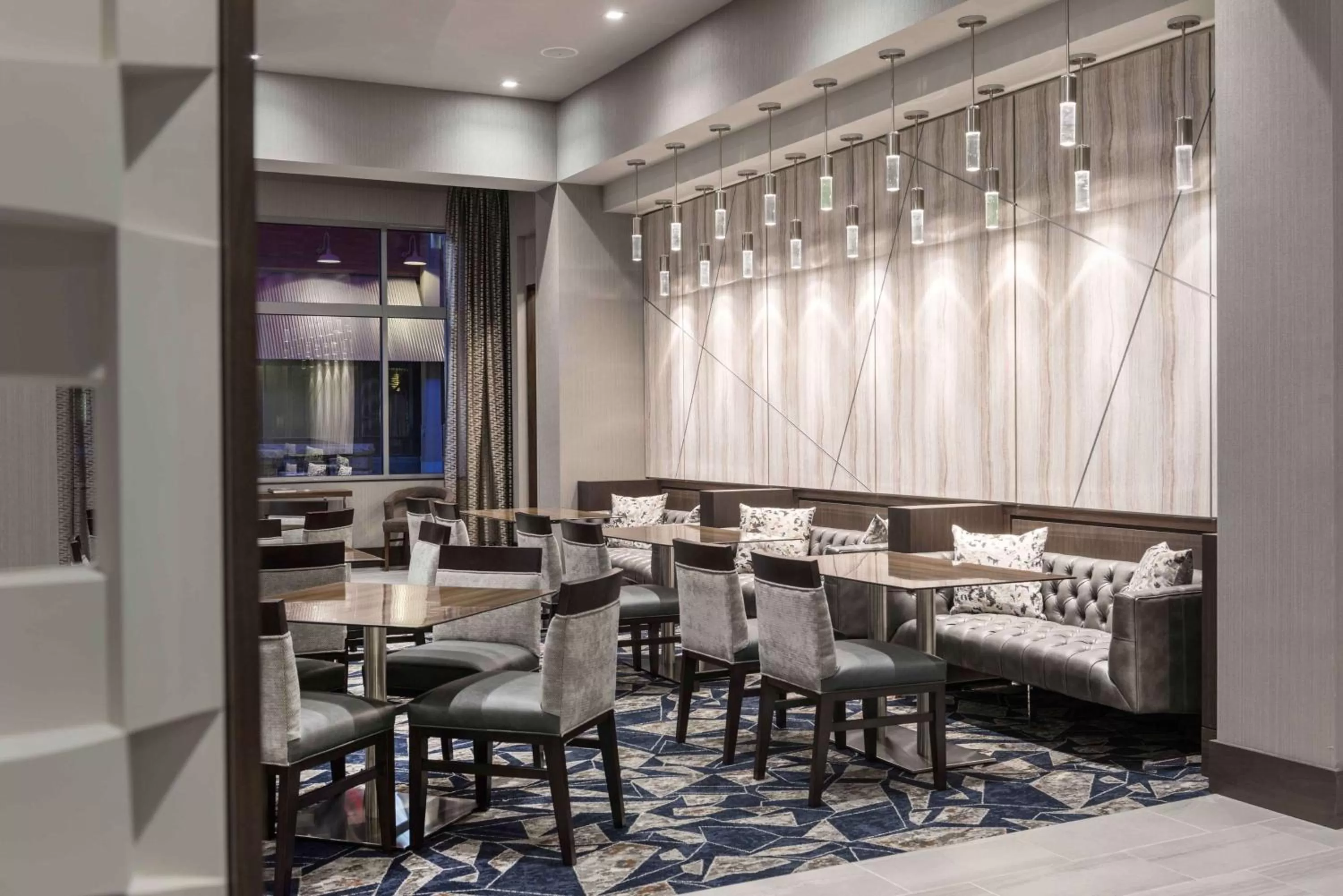 Restaurant/places to eat in Hilton Garden Inn Foxborough Patriot Place
