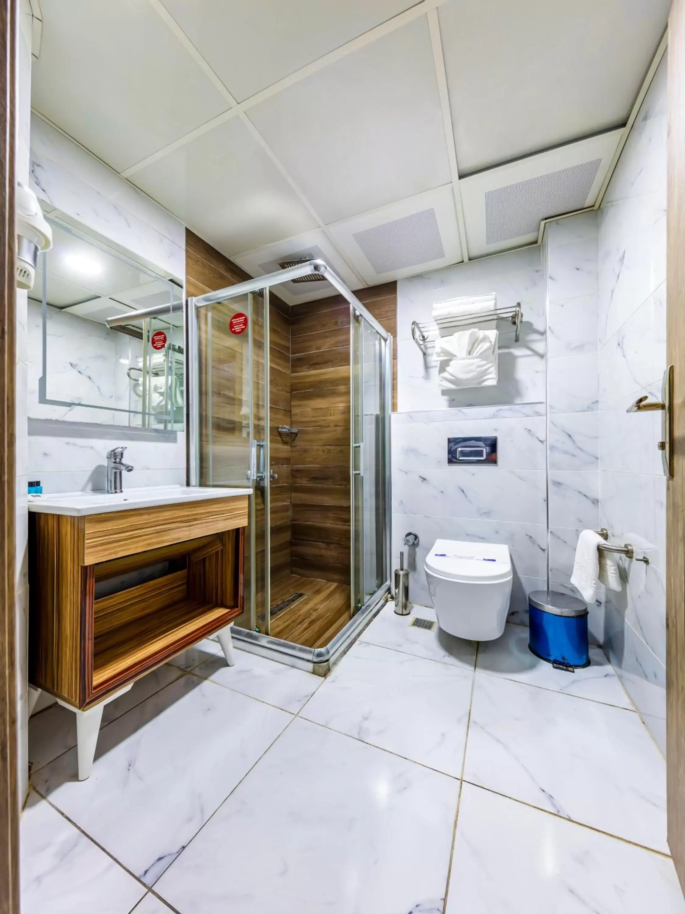 Toilet, Bathroom in Dem İstanbul Airport Hotel