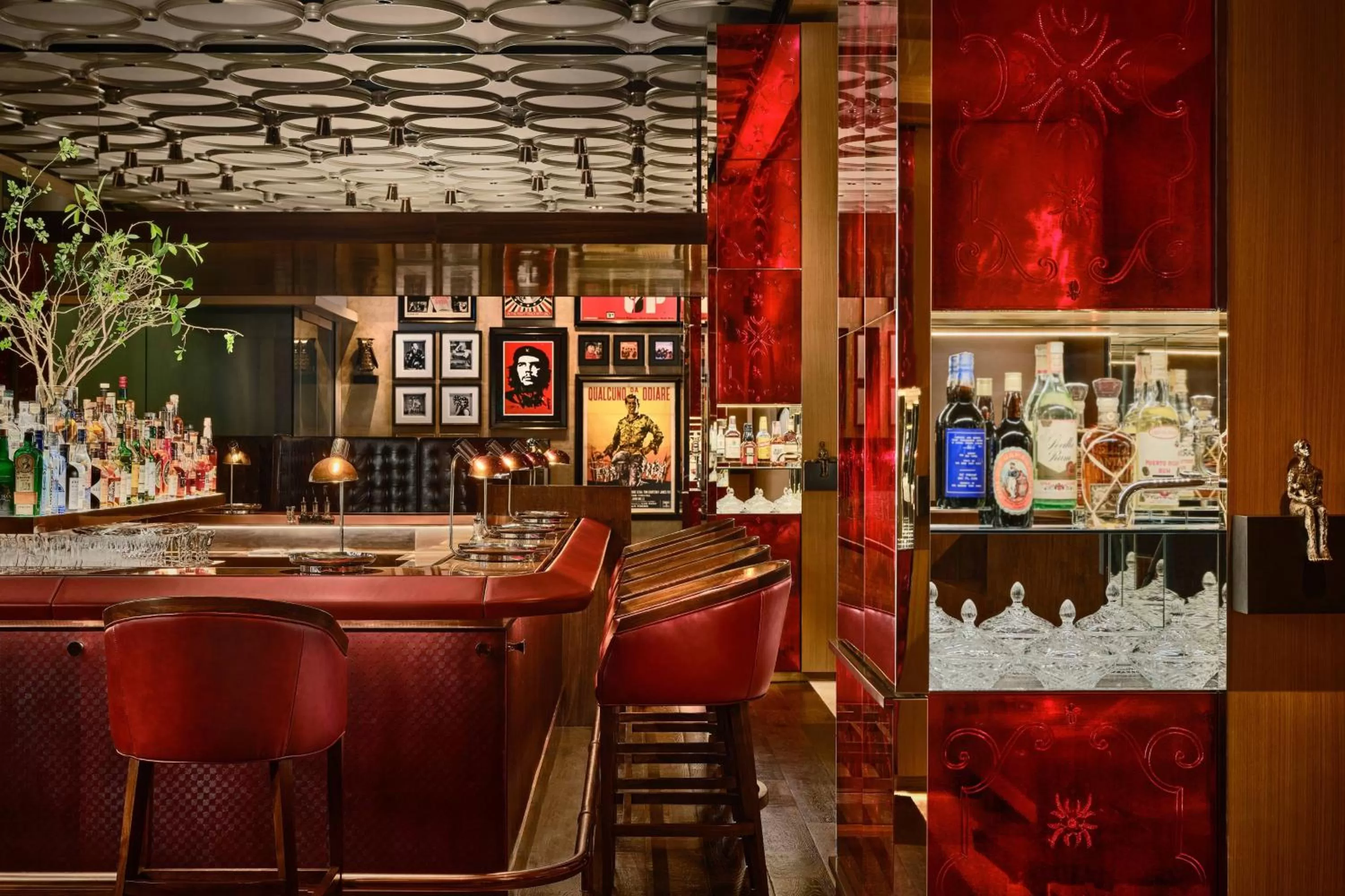 Lounge or bar in The Ritz-Carlton, Millenia Singapore