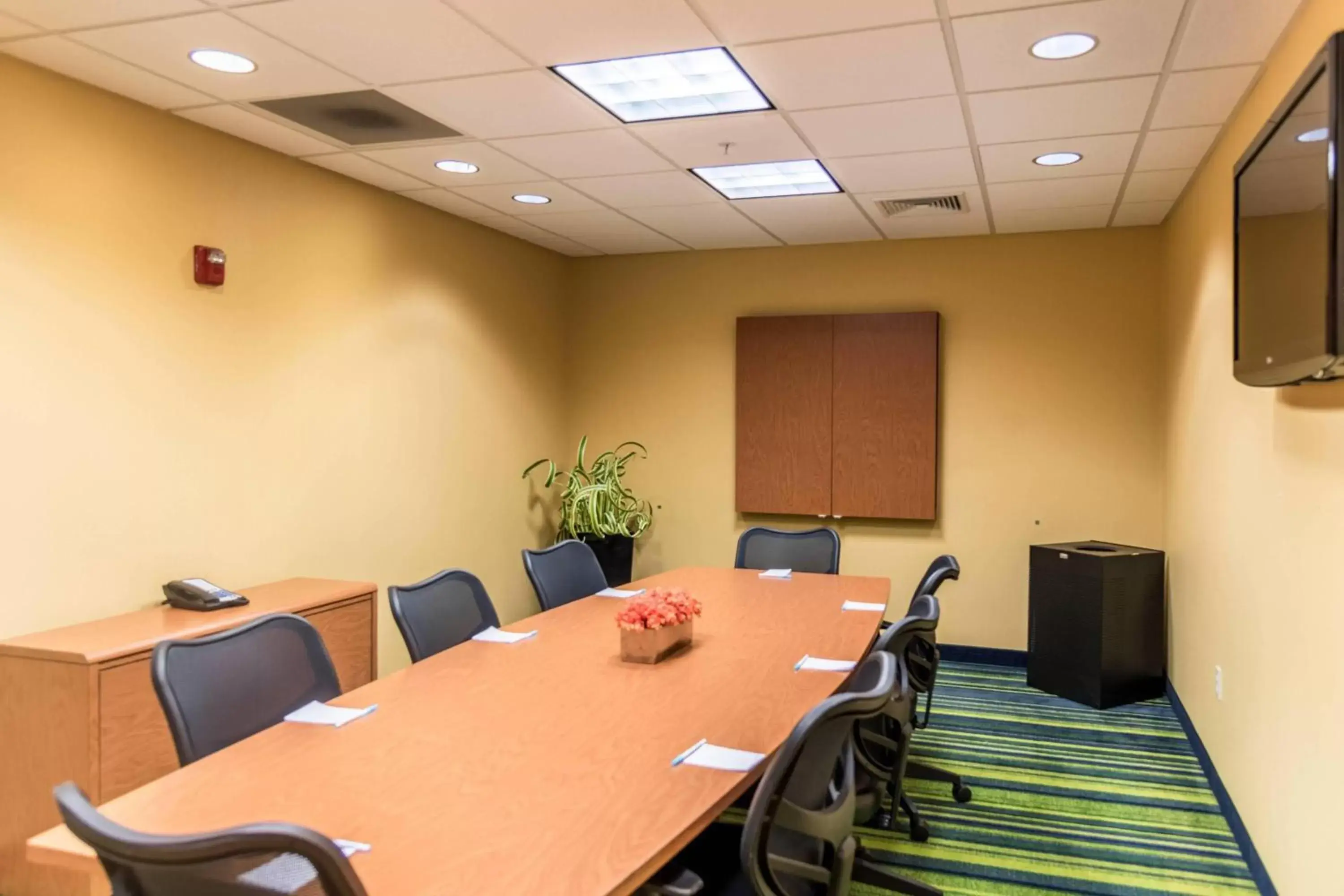 Meeting/conference room in Fairfield Inn & Suites by Marriott Muskegon Norton Shores