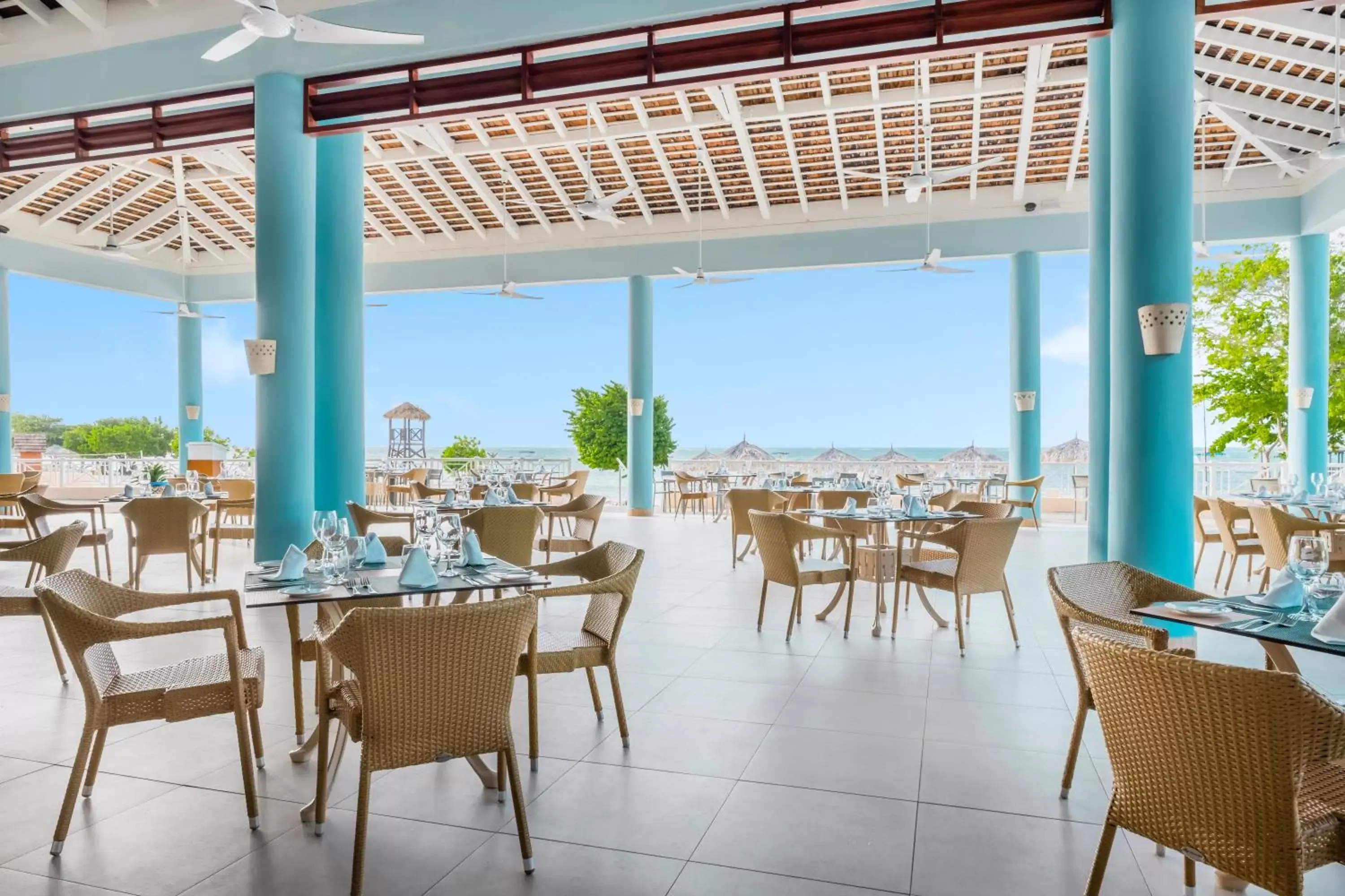 Restaurant/Places to Eat in Iberostar Rose Hall Beach