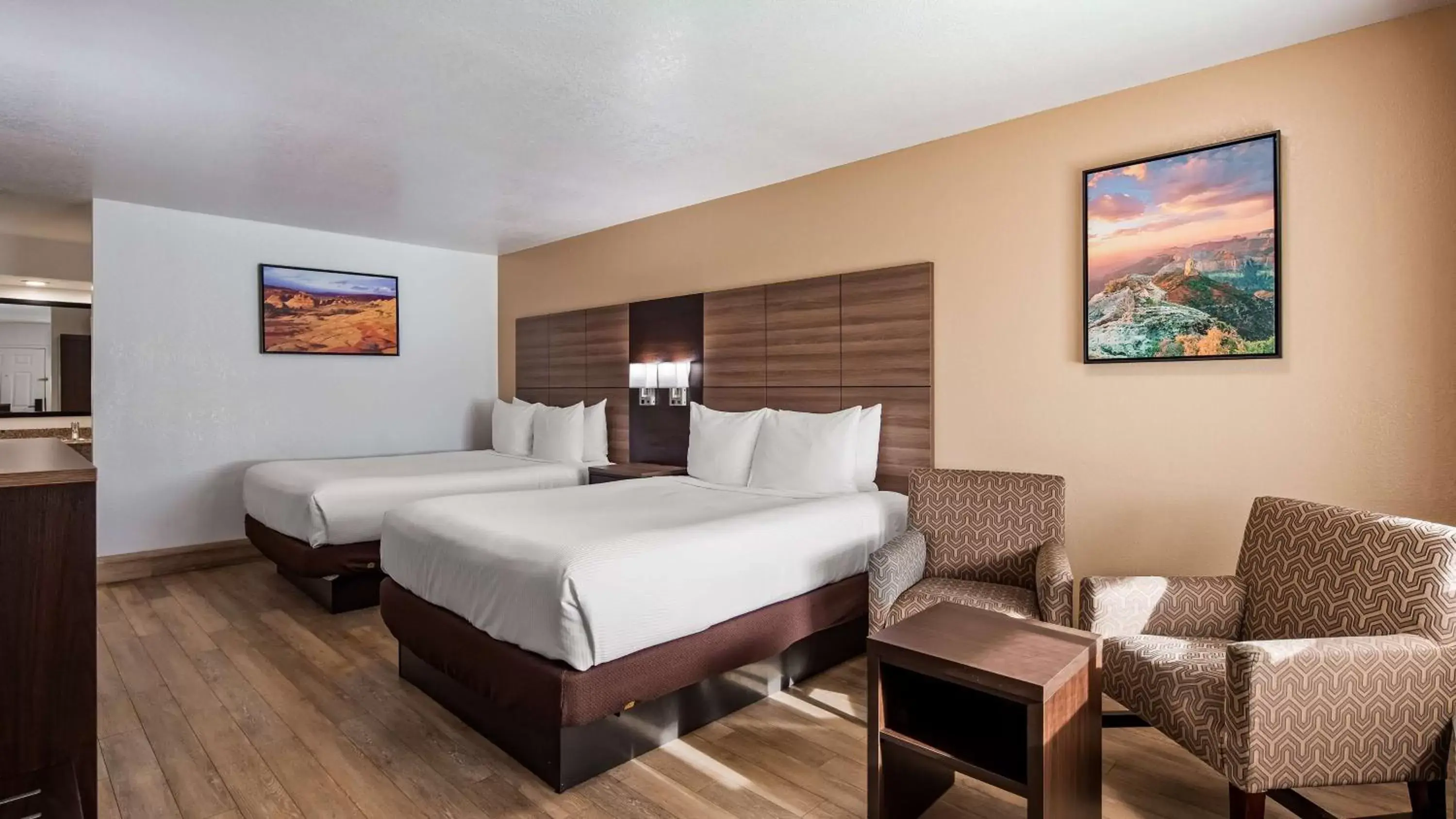 Bed in Best Western Santa Rosa Inn