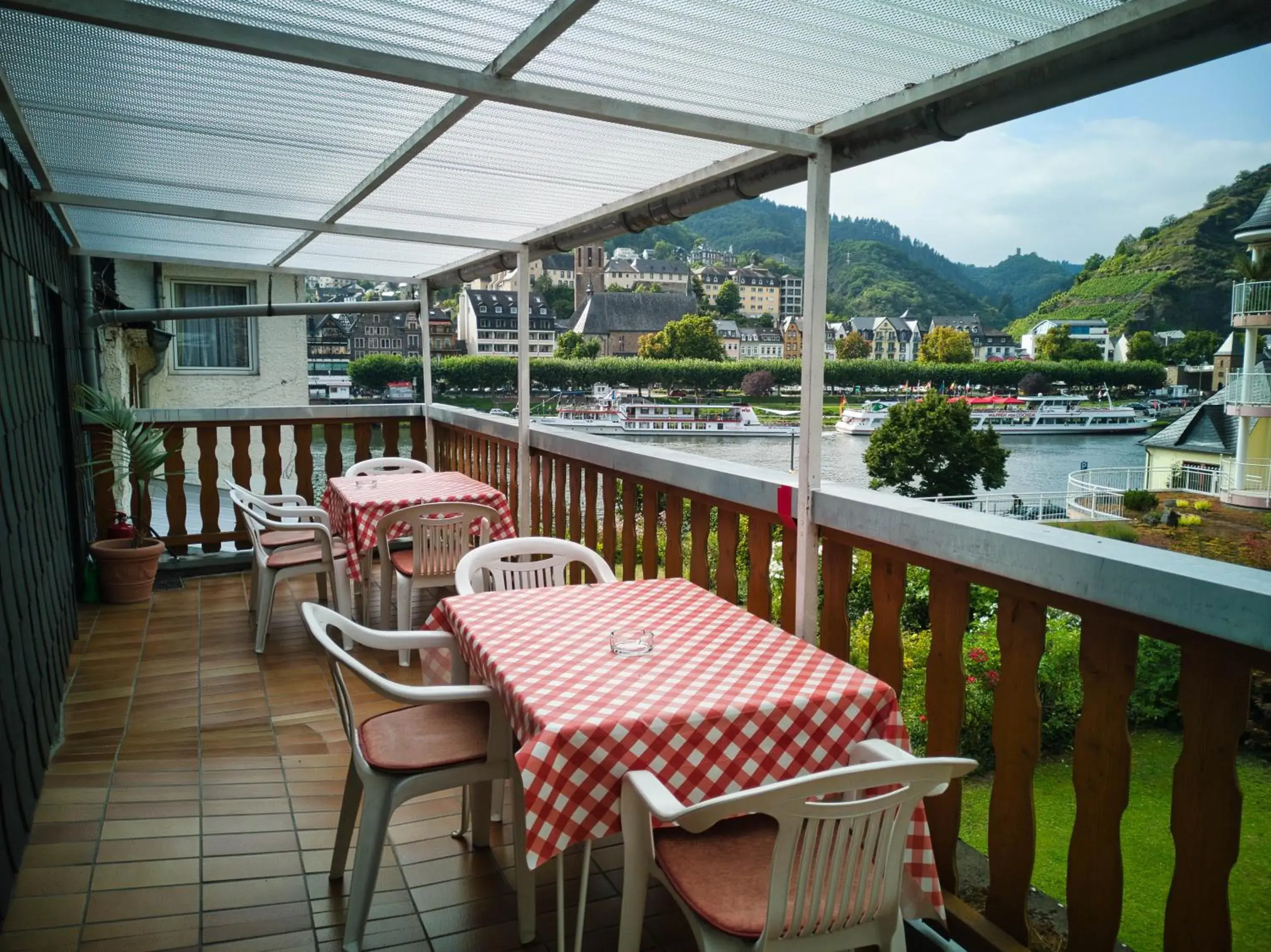 Balcony/Terrace, Restaurant/Places to Eat in Hotel Haus Sonnschein