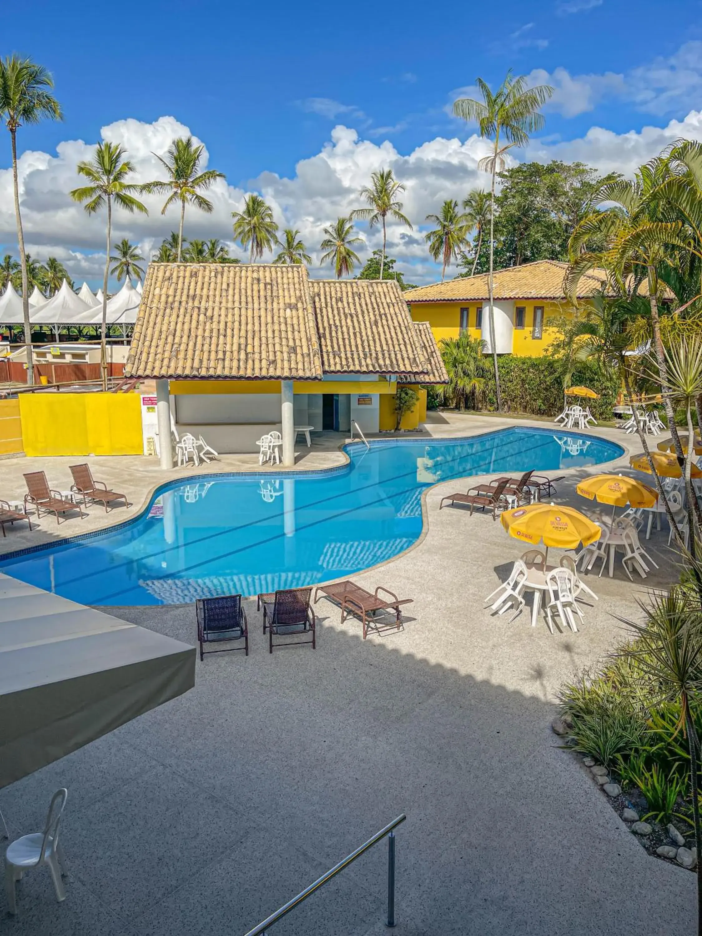 Swimming Pool in Sunshine Praia Hotel