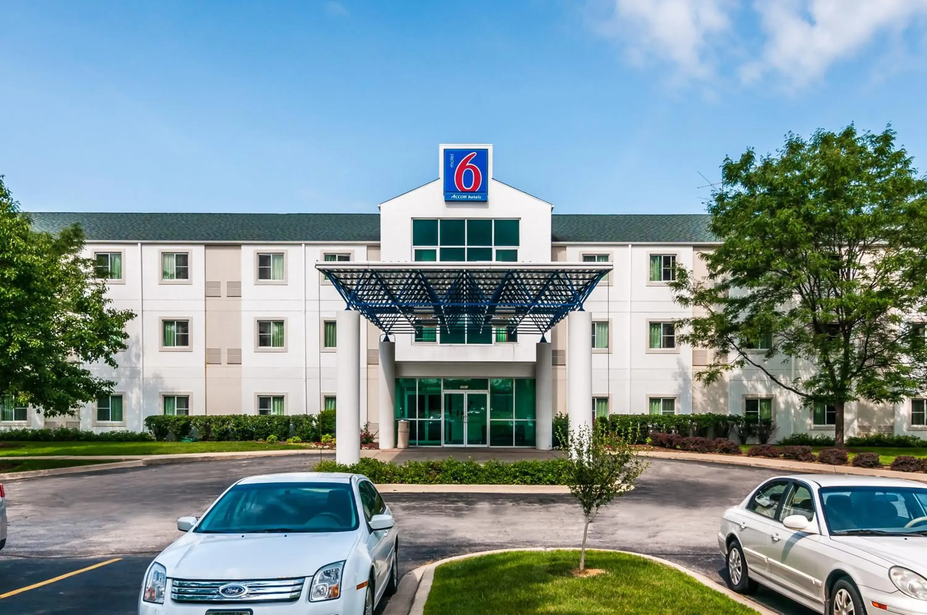 Facade/entrance, Property Building in Motel 6 Joliet, IL - Chicago - I-55