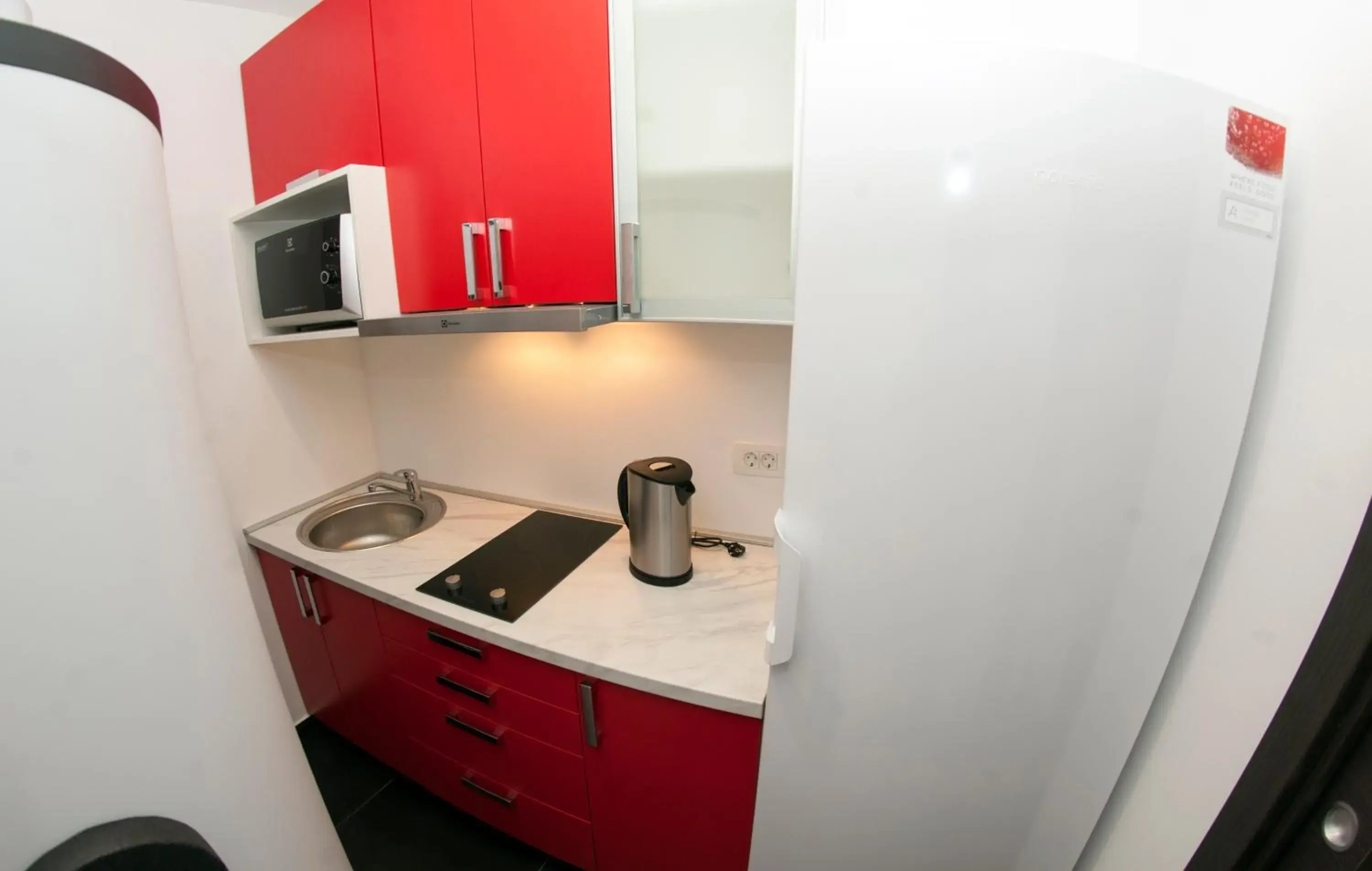 Kitchen or kitchenette, Kitchen/Kitchenette in Hostel Moving