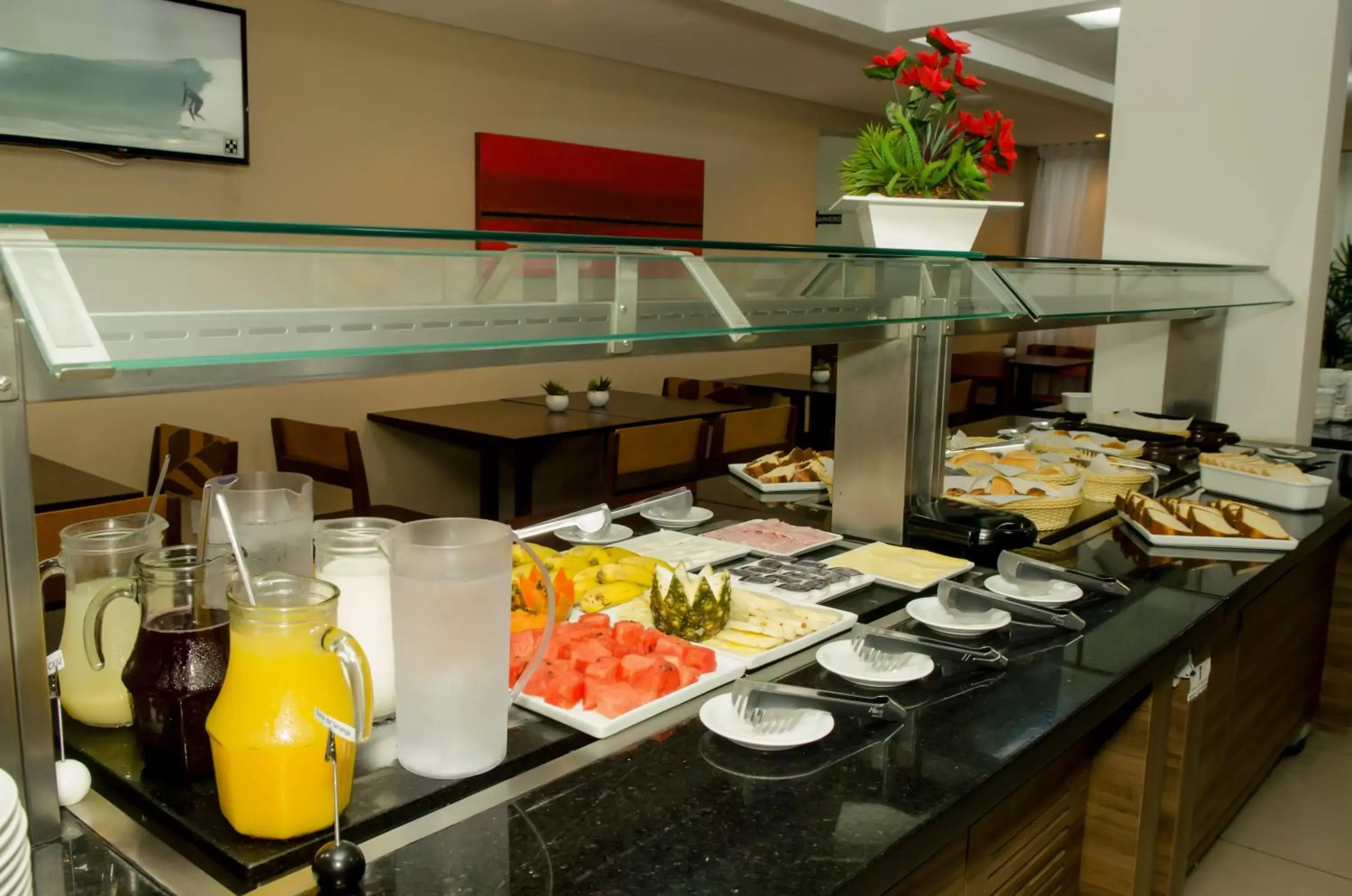 Buffet breakfast in Stop Inn Plus Pampulha Buffet breakfast in Stop Inn Plus Pampulha