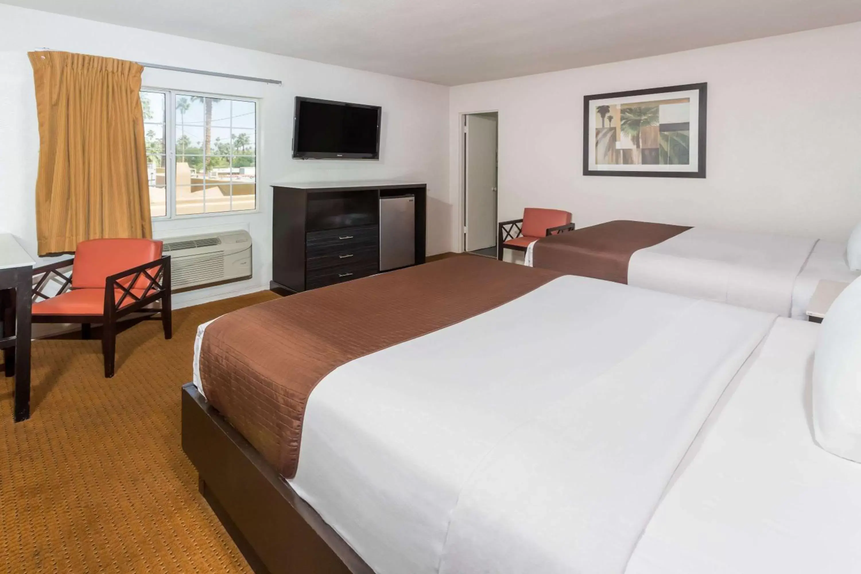 Photo of the whole room, Bed in Adara Palm Springs