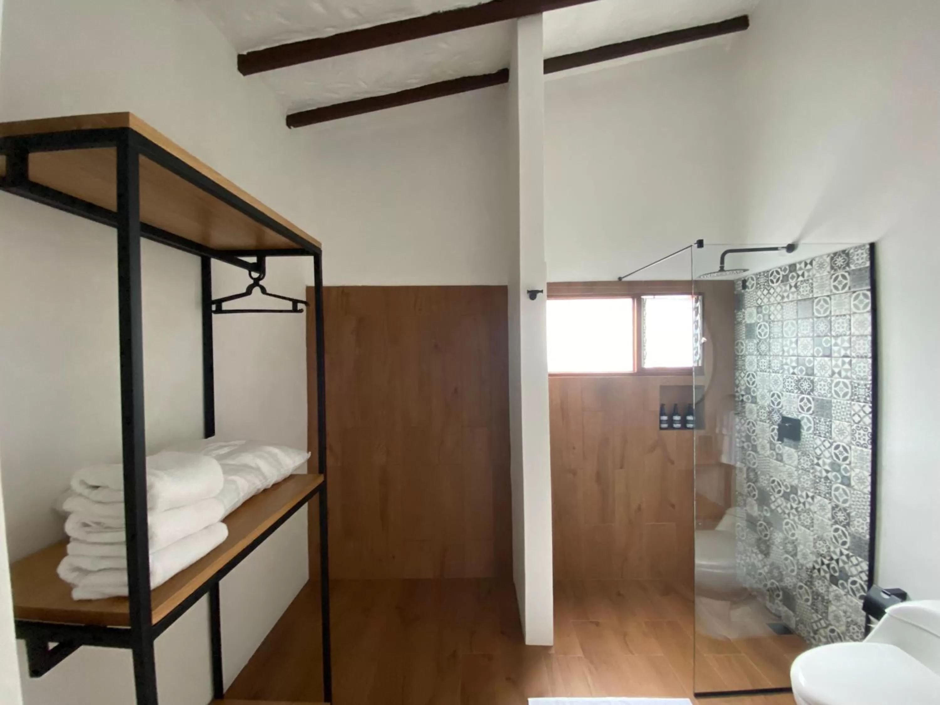 Shower in Casa Medallo