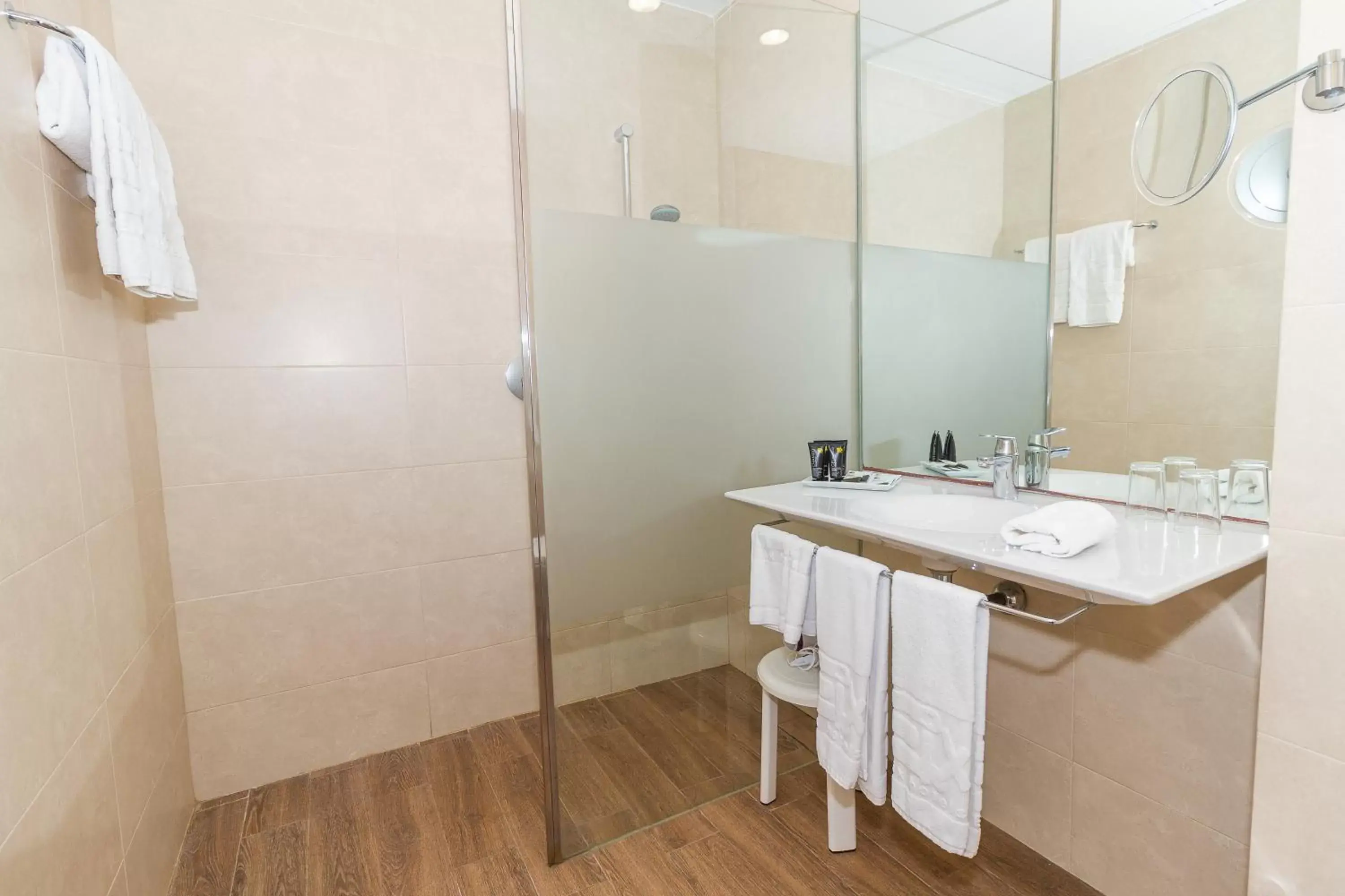 Other, Bathroom in Eix Platja Daurada Hotel & SPA