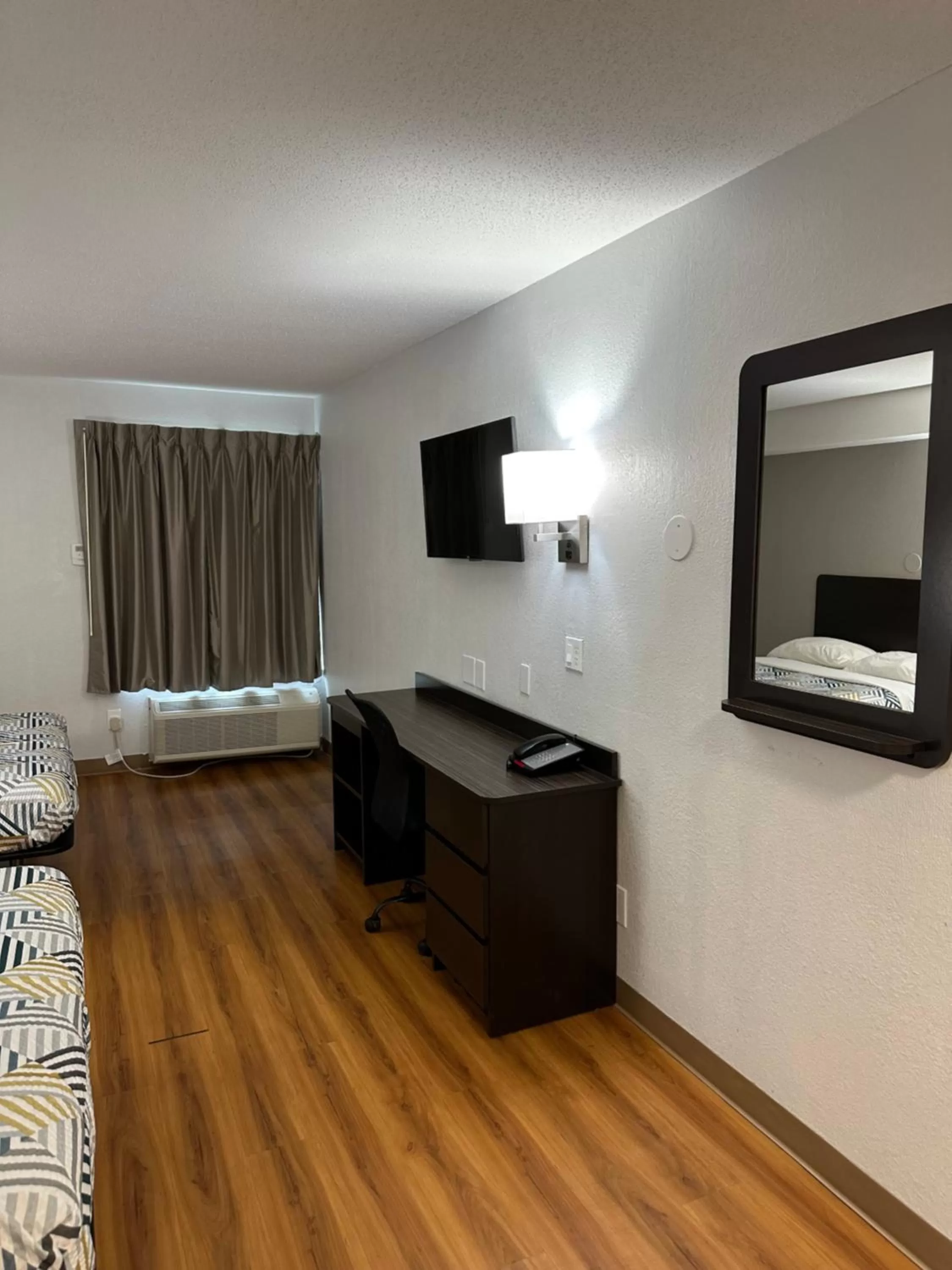 Bed in Motel 6-Greensboro, NC - Airport