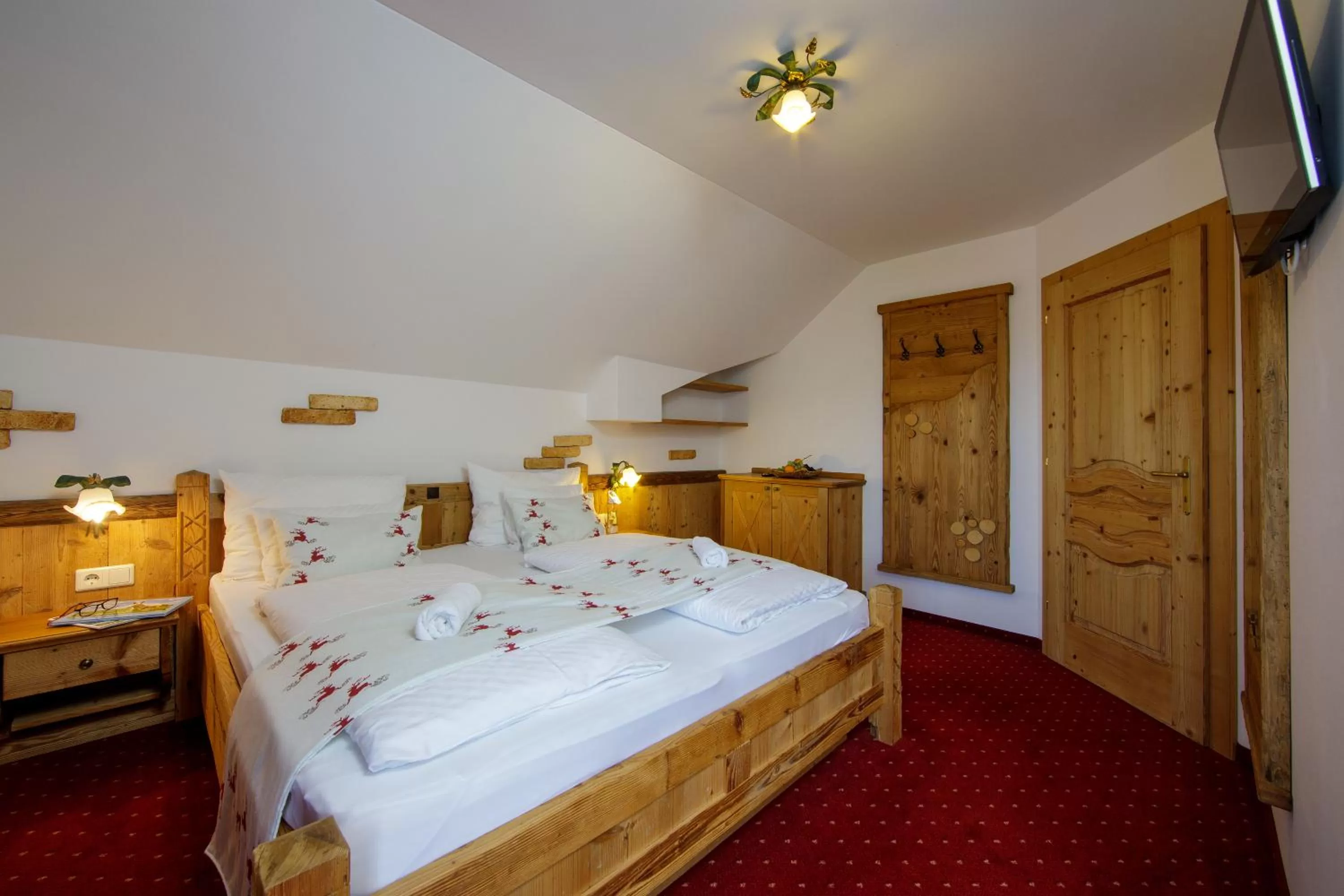 Bedroom, Bed in Panorama Hotel Gasthof Leidingerhof
