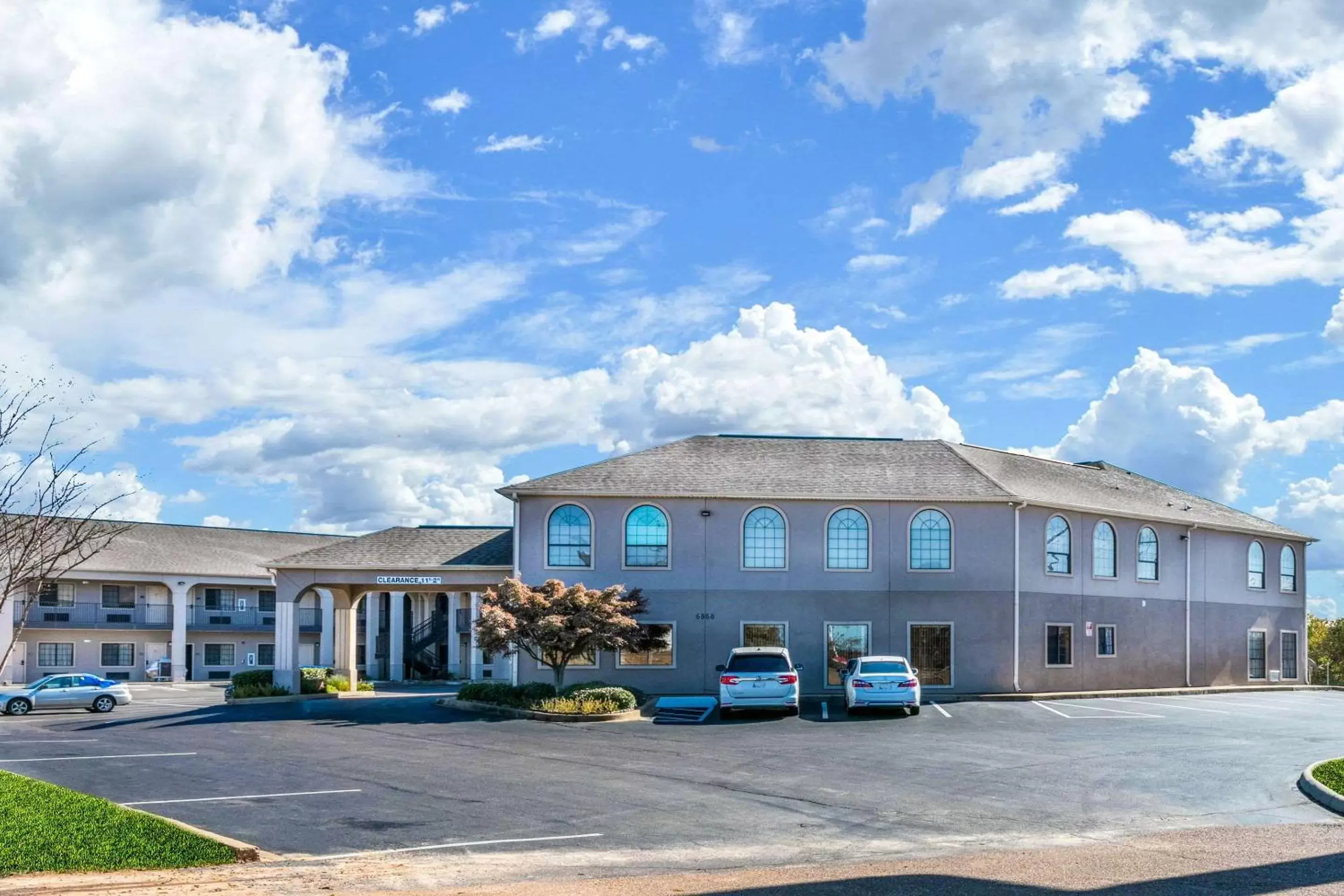 Property Building in Econo Lodge Inn & Suites Horn Lake