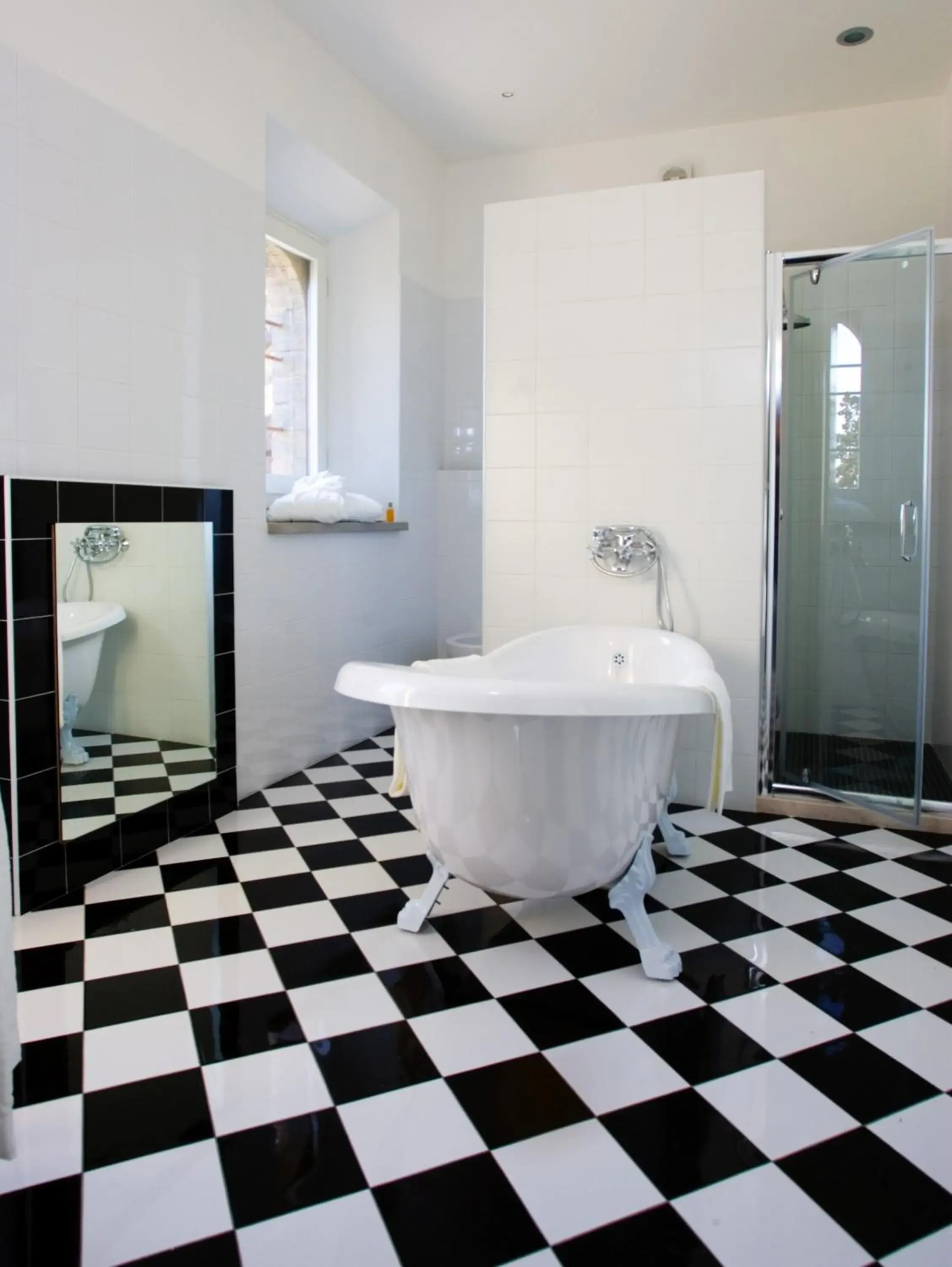 Shower, Bathroom in Quel Castello di Diegaro