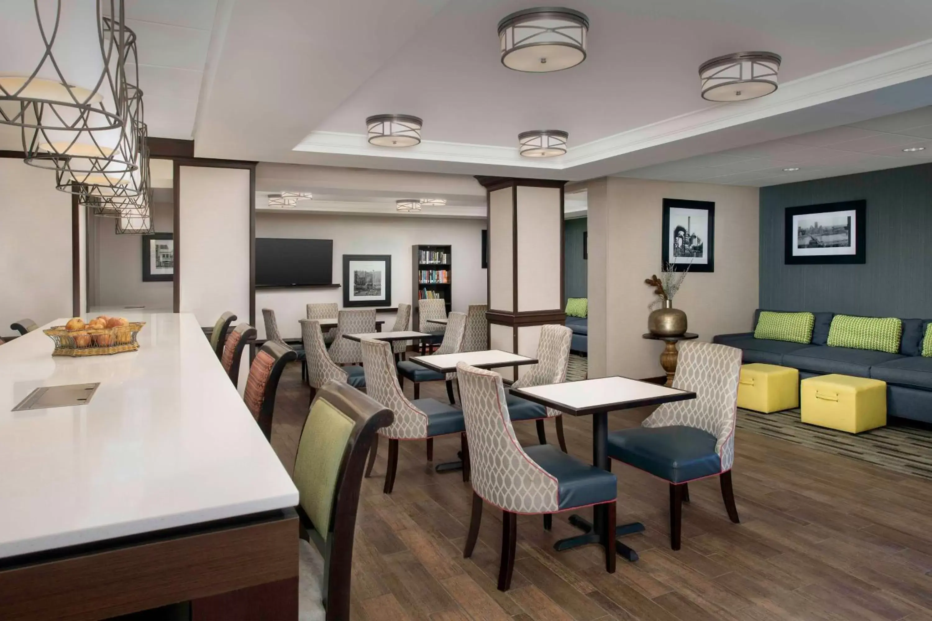 Lobby or reception, Restaurant/Places to Eat in Hampton Inn Pittsburgh-Monroeville