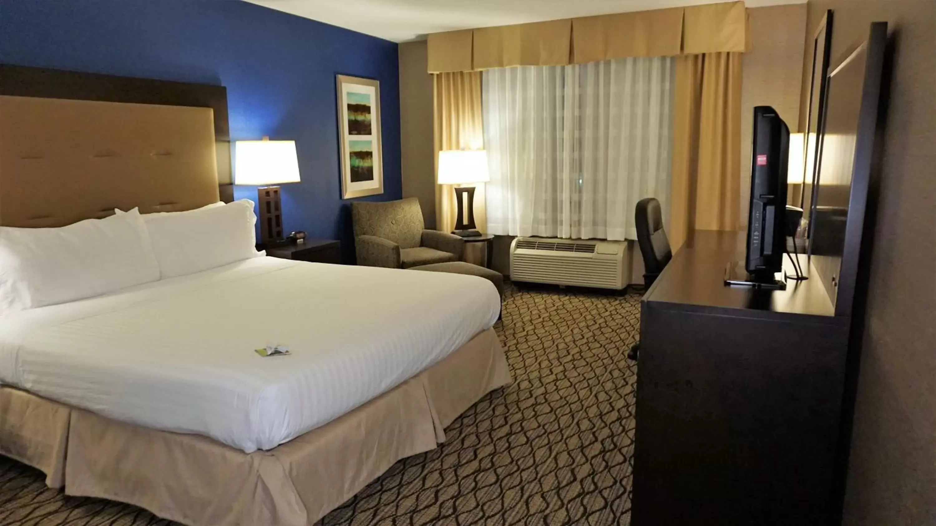 Photo of the whole room, Bed in Holiday Inn Express & Suites Gibson, an IHG Hotel