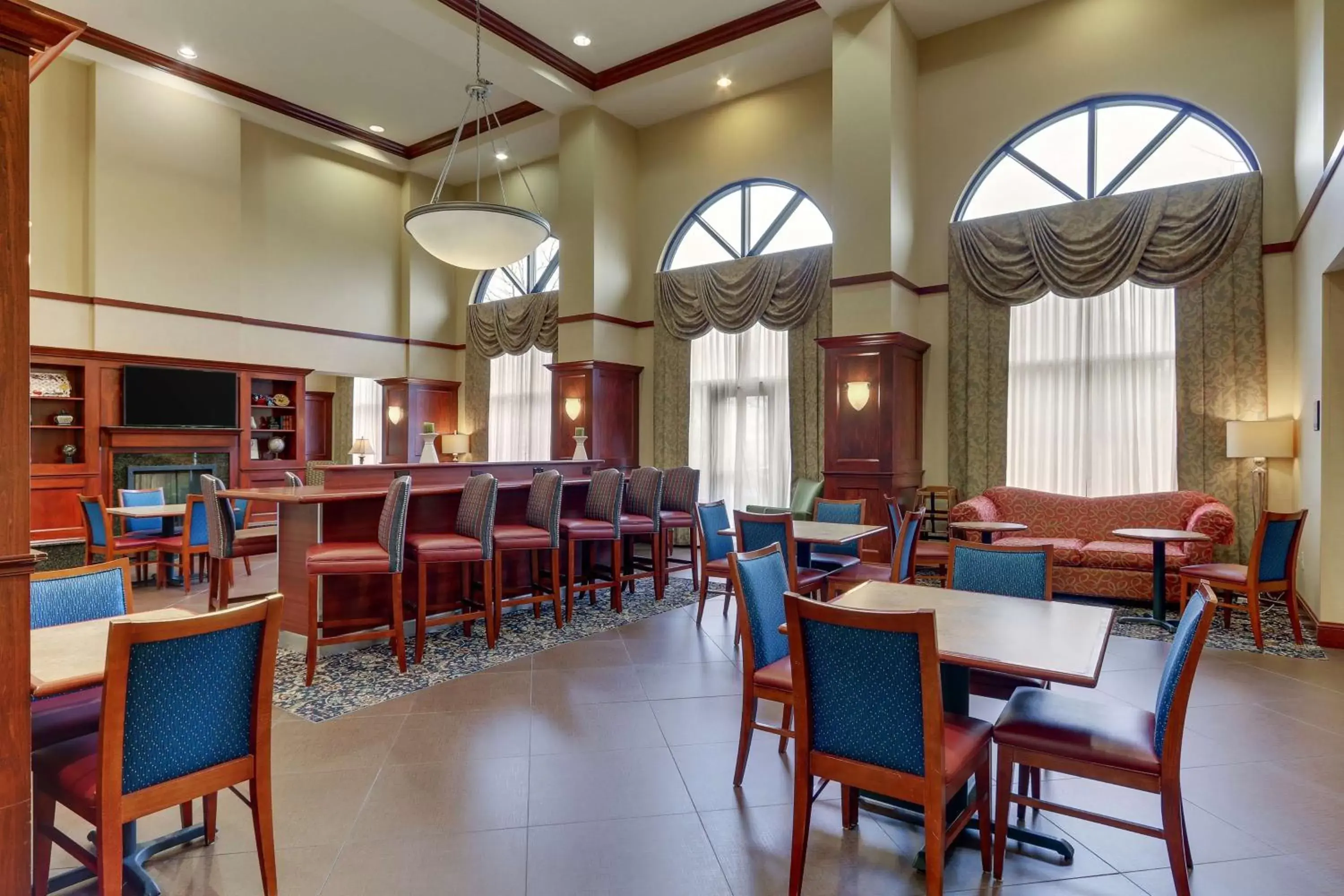 Restaurant/Places to Eat in Hampton Inn & Suites Indianapolis-Airport