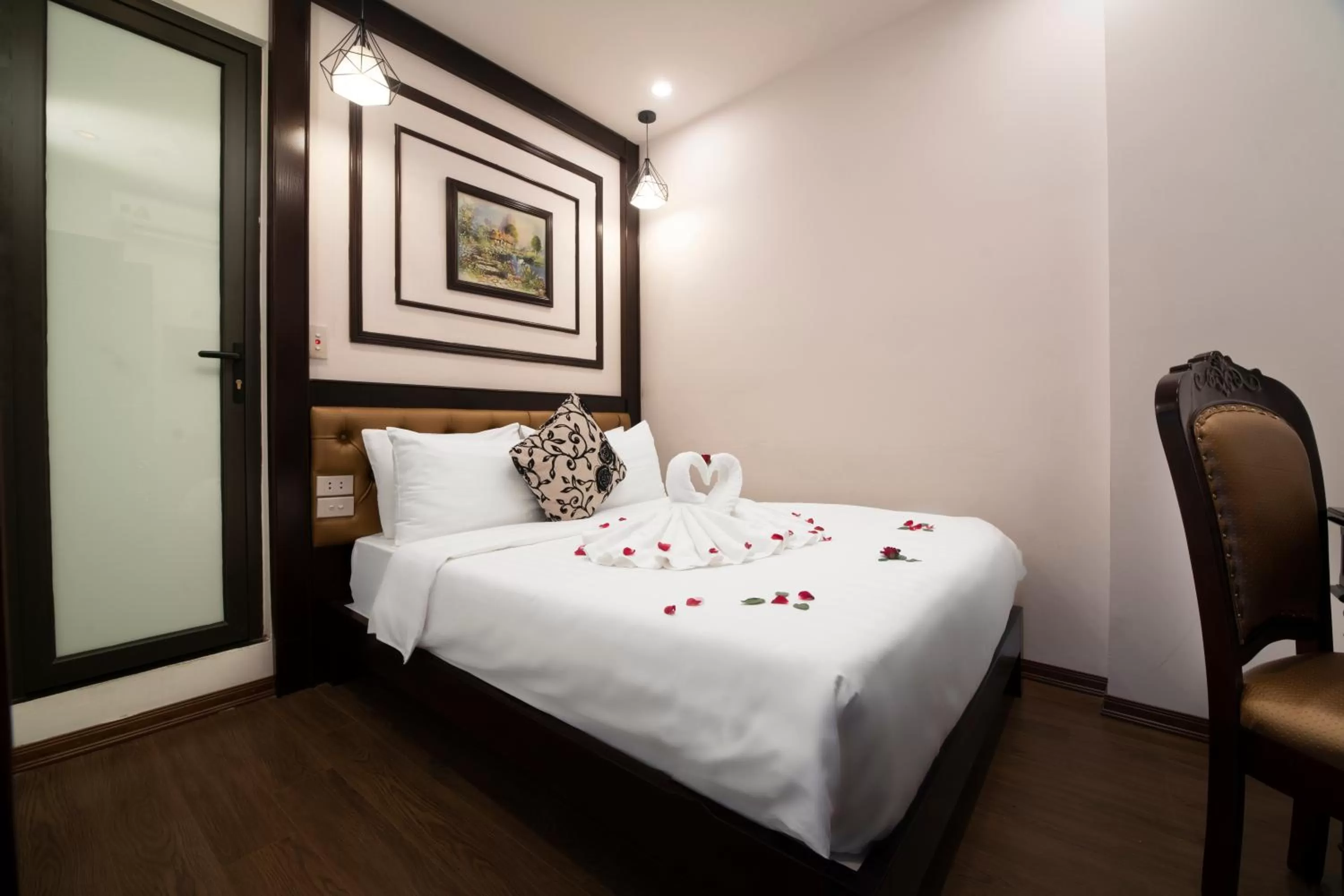 Bedroom, Bed in Le Beryl Hanoi Hotel