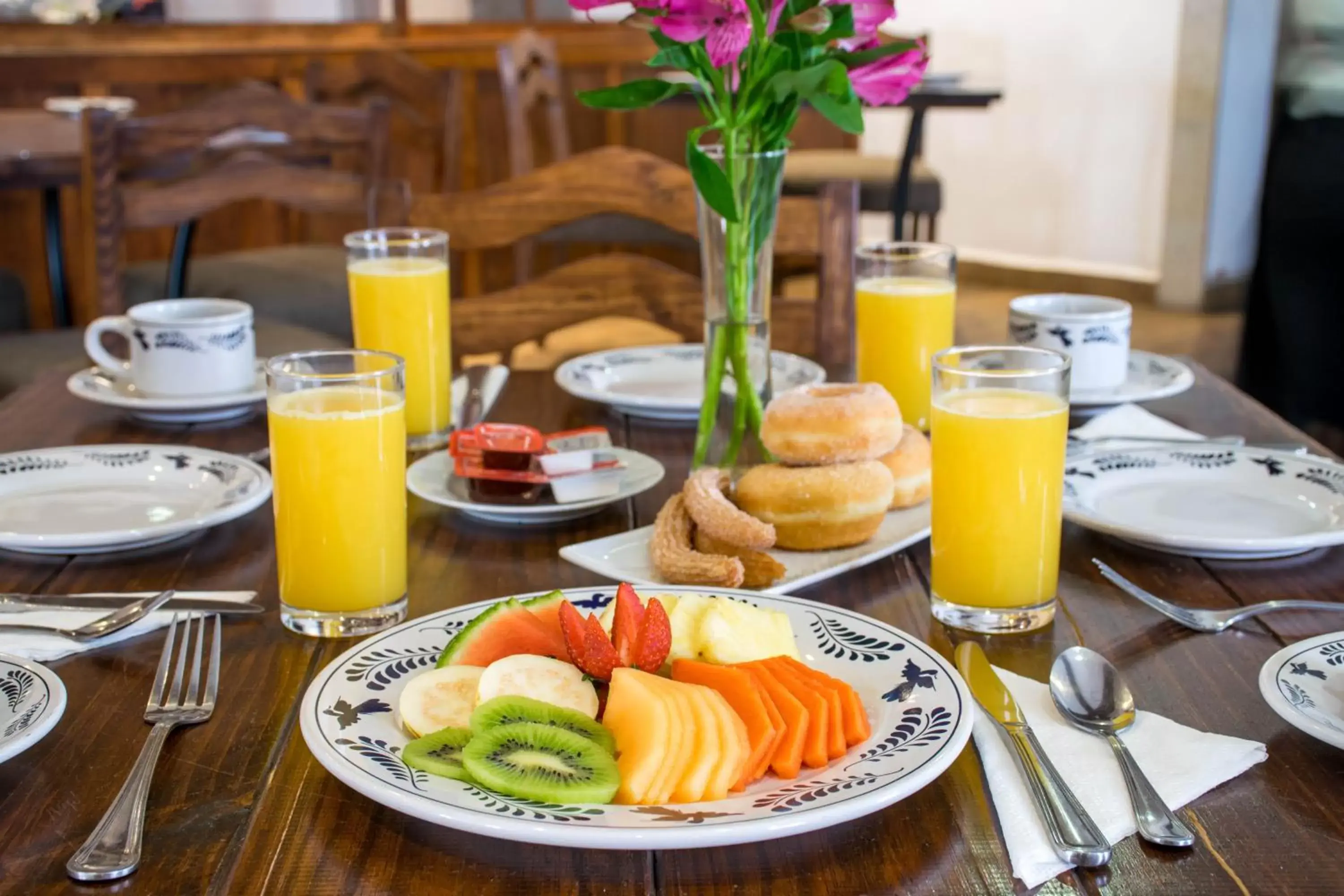 Restaurant/places to eat, Breakfast in Hotel La Casona 30