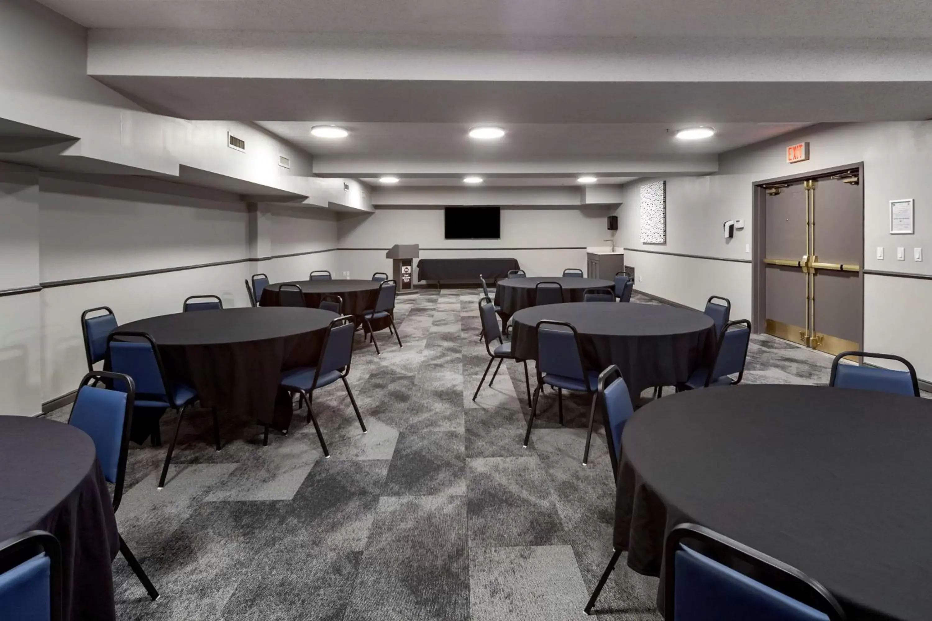 Meeting/conference room, Restaurant/Places to Eat in Best Western Plus West Edmonton