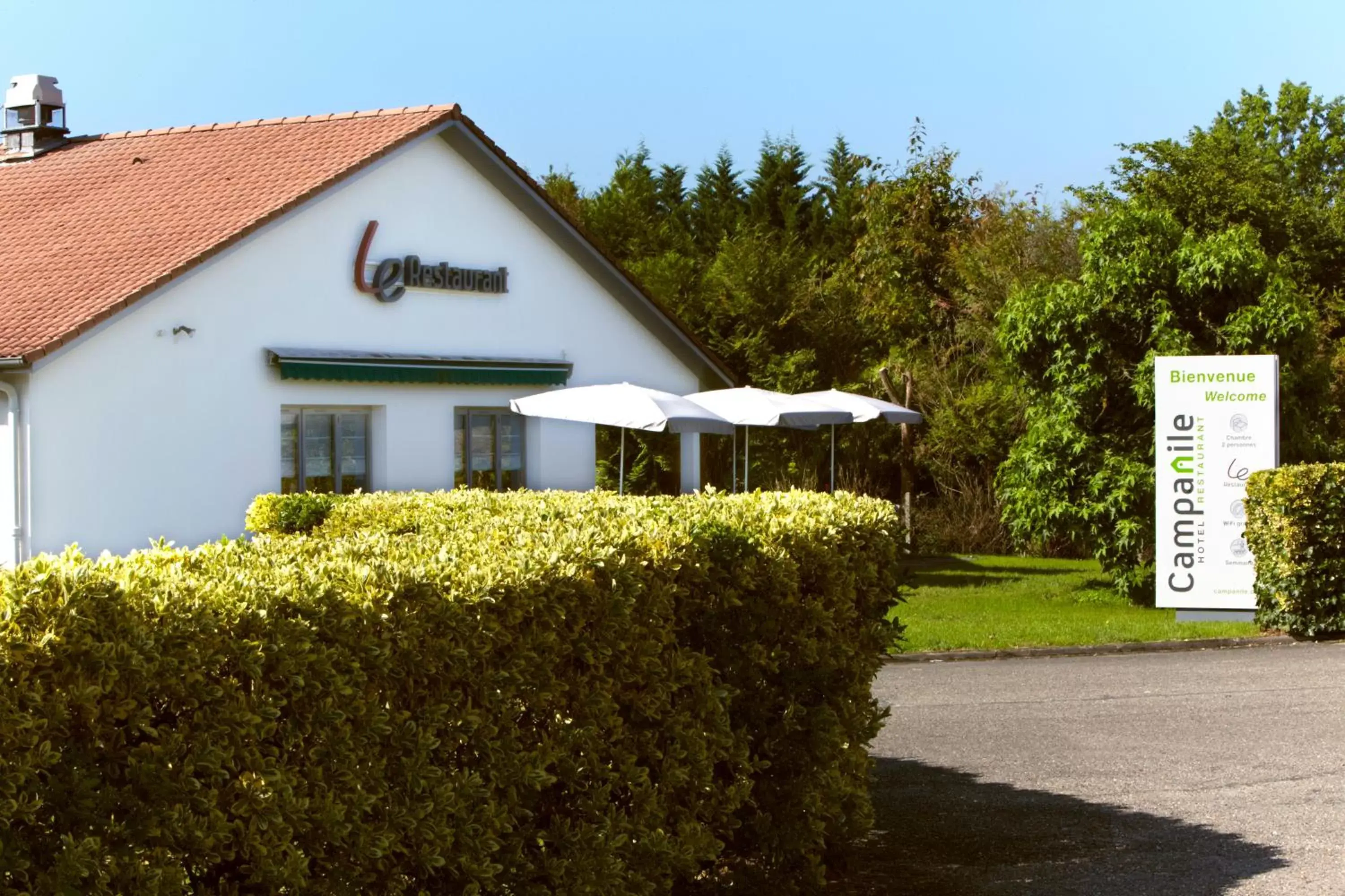 Facade/entrance, Property Building in Campanile Hotel Mont de Marsan