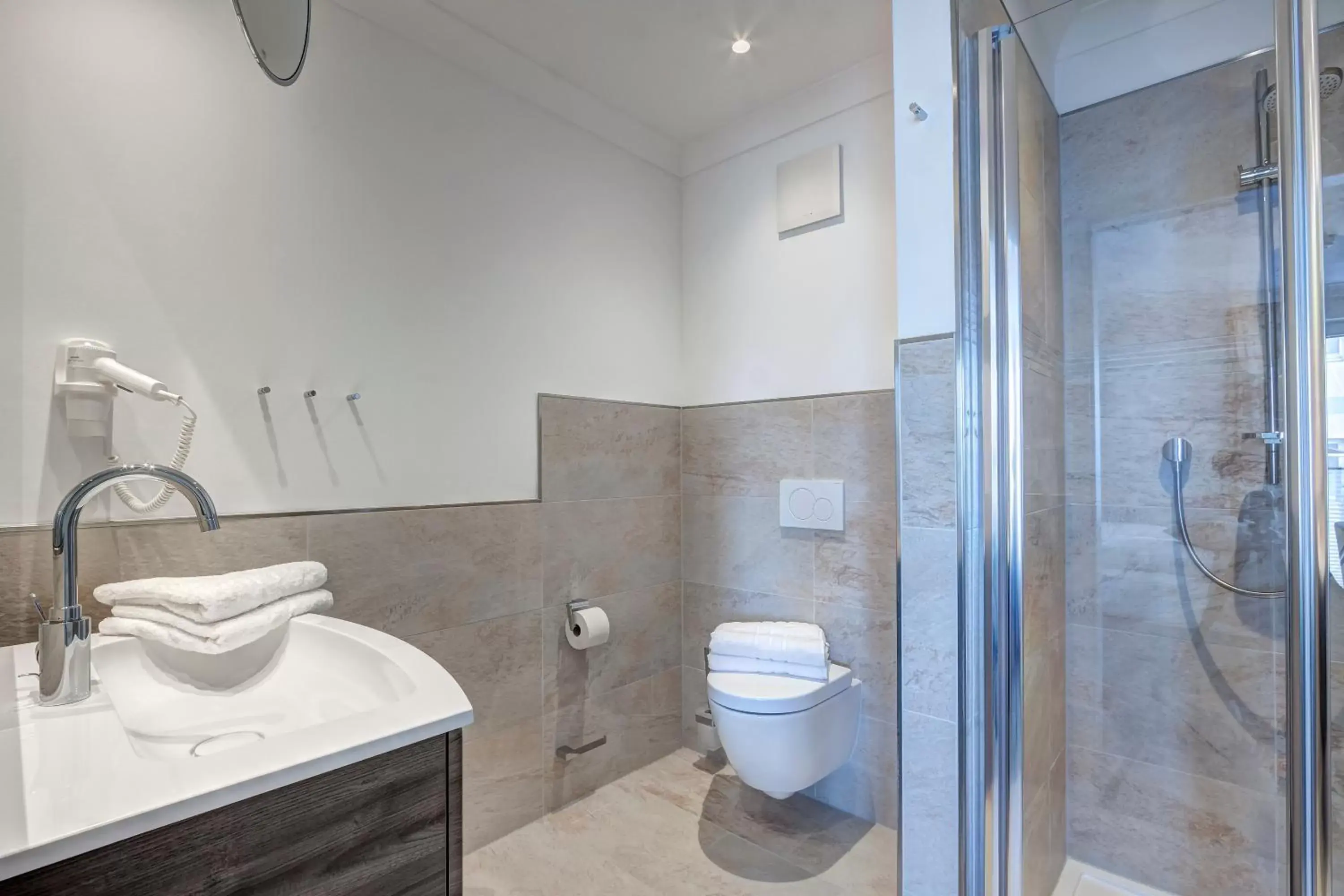 Shower, Bathroom in Aparthotel Villa Lea