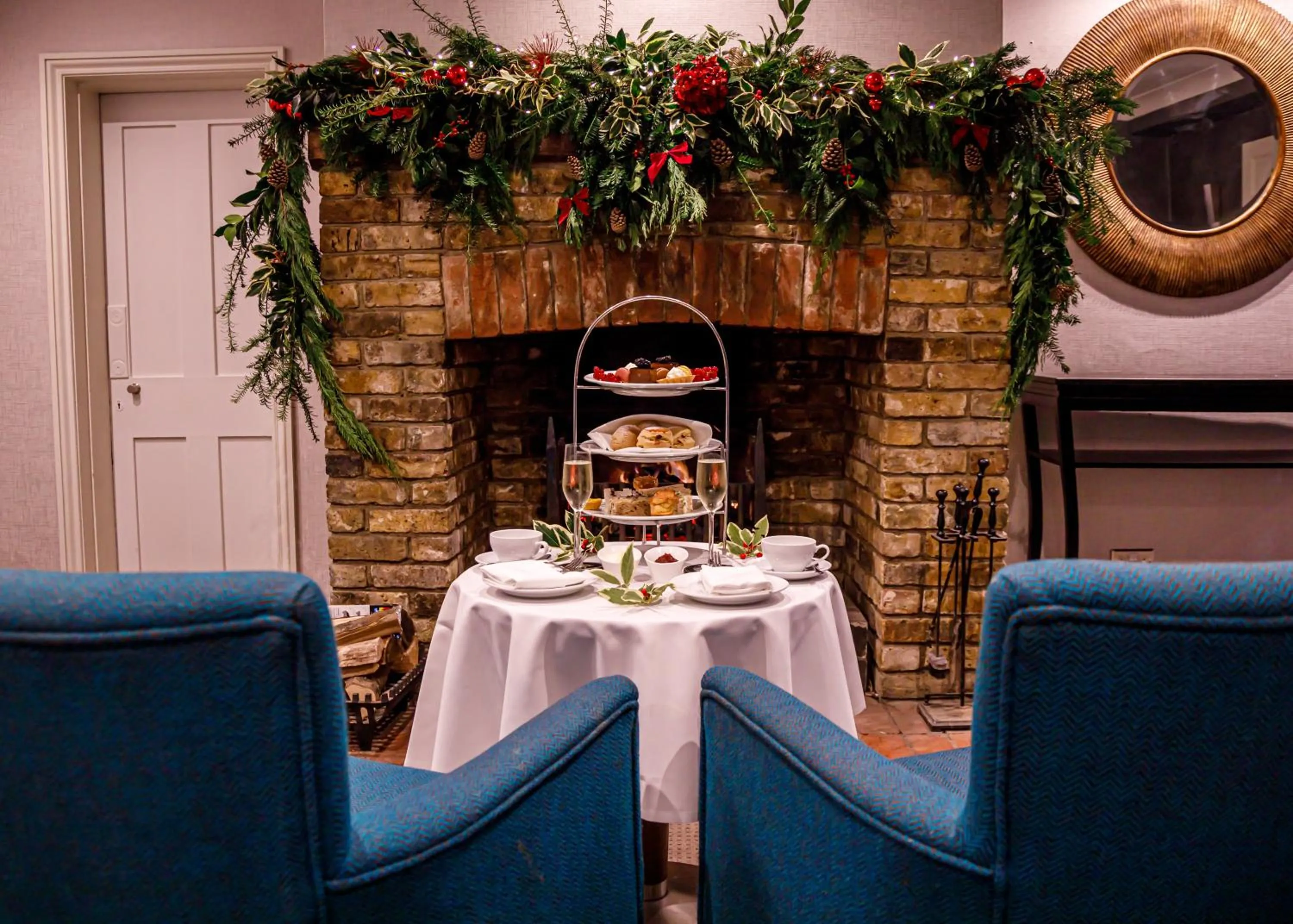 Lounge or bar in Rowhill Grange Hotel & Utopia Spa