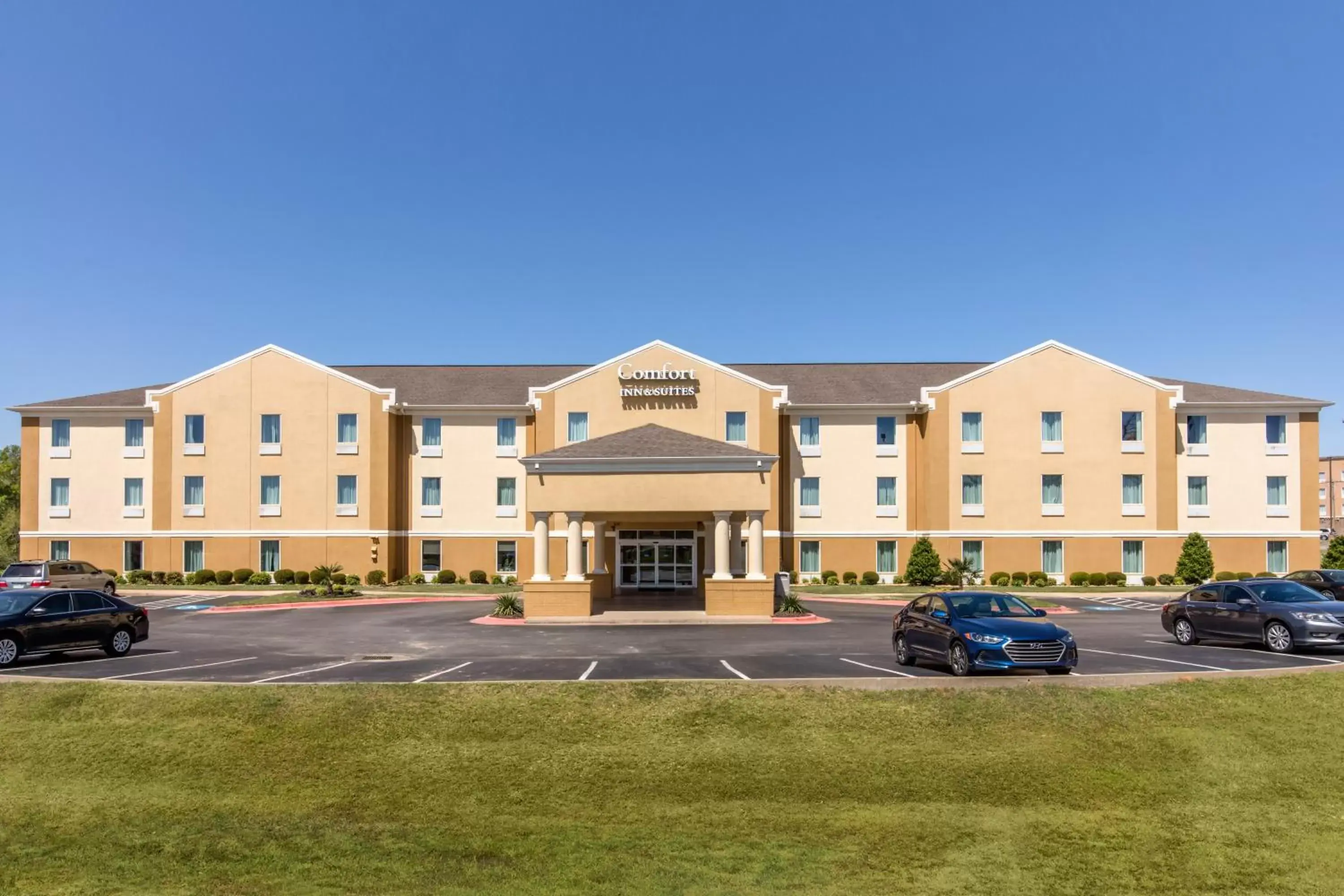 Facade/entrance, Property Building in Comfort Inn & Suites Bryant - Benton