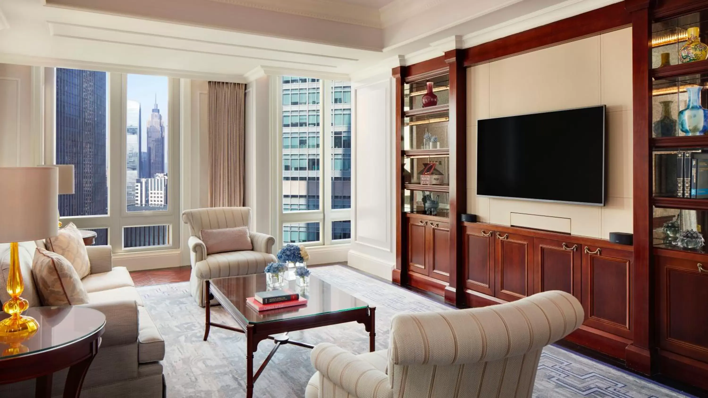 TV and multimedia, Seating Area in The Ritz-Carlton, Guangzhou