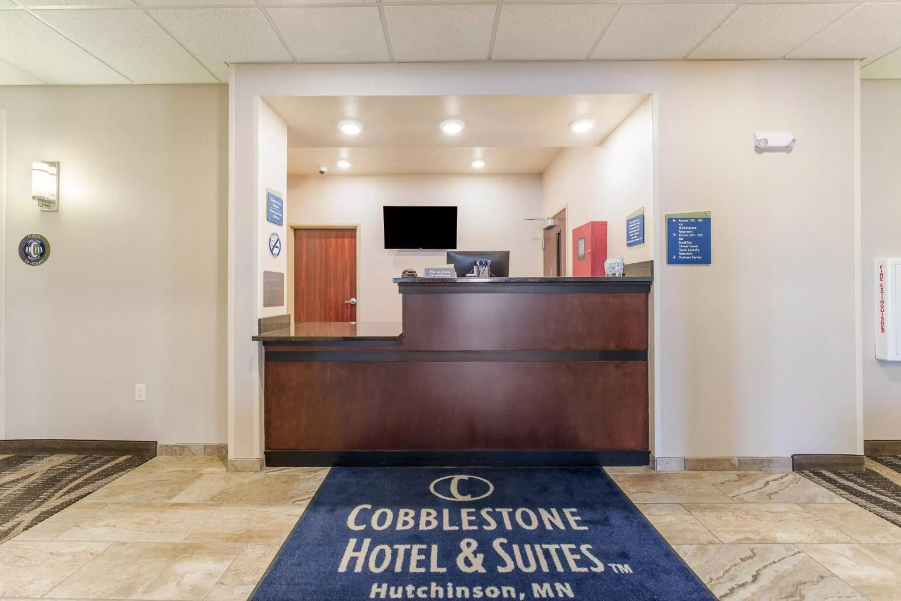 Lobby or reception, Lobby/Reception in Cobblestone Hotel & Suites - Hutchinson