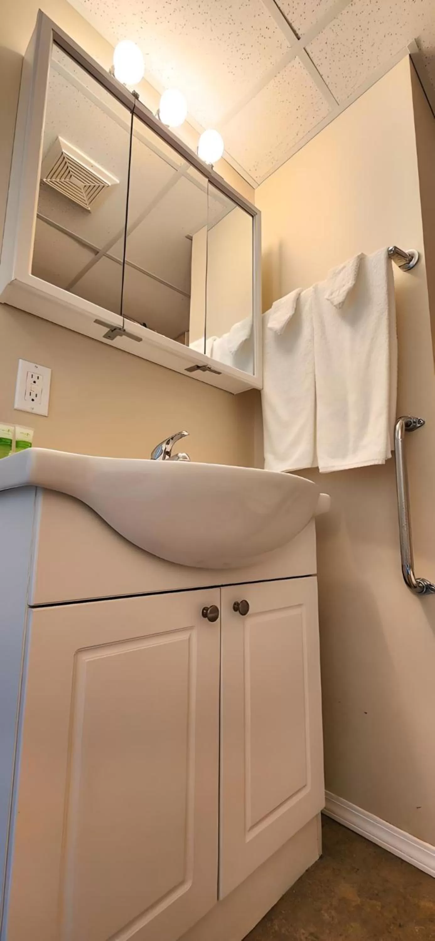 Bathroom in The Medicine Hat Villa