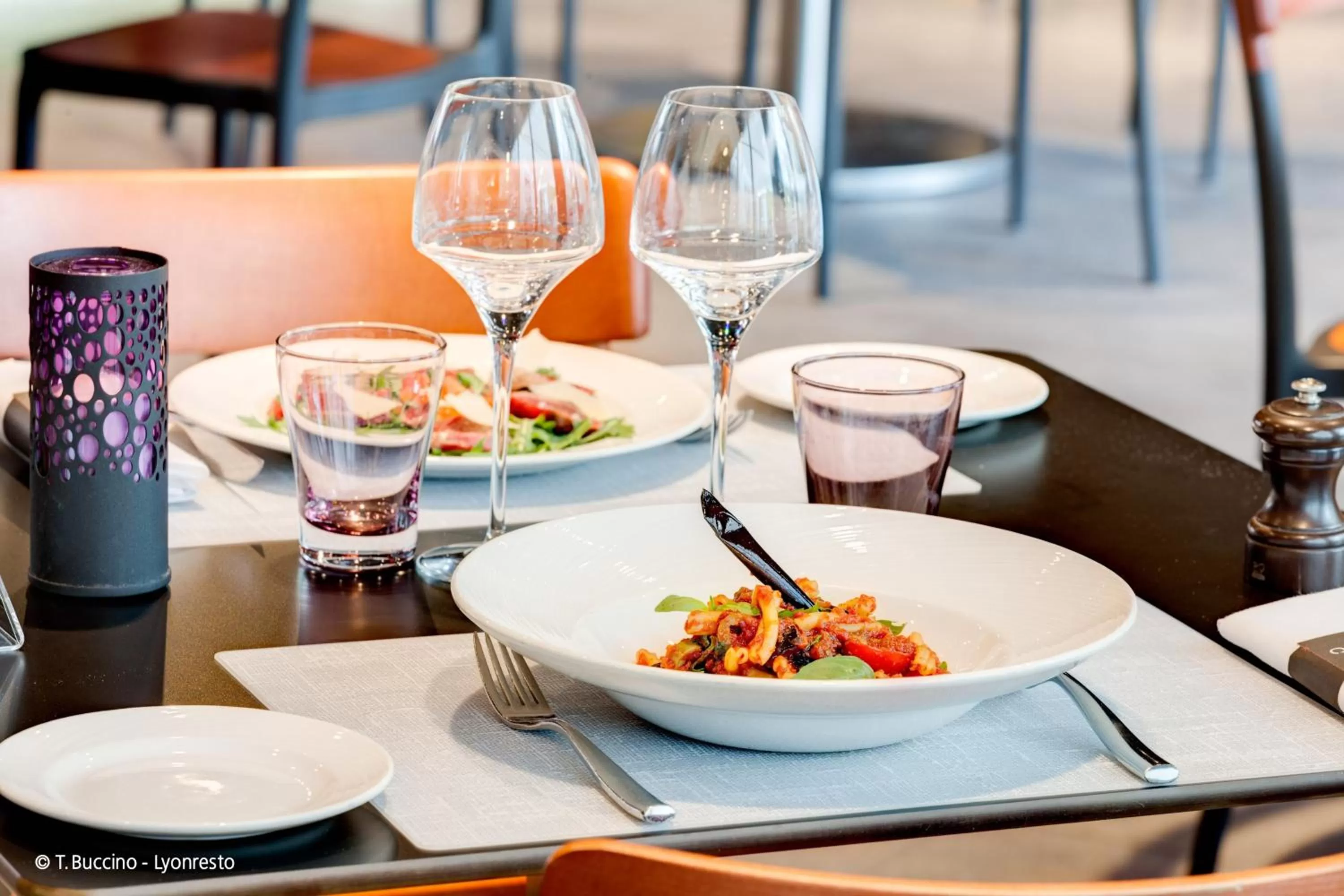 Restaurant/places to eat in Spark by Hilton Lyon Ouest