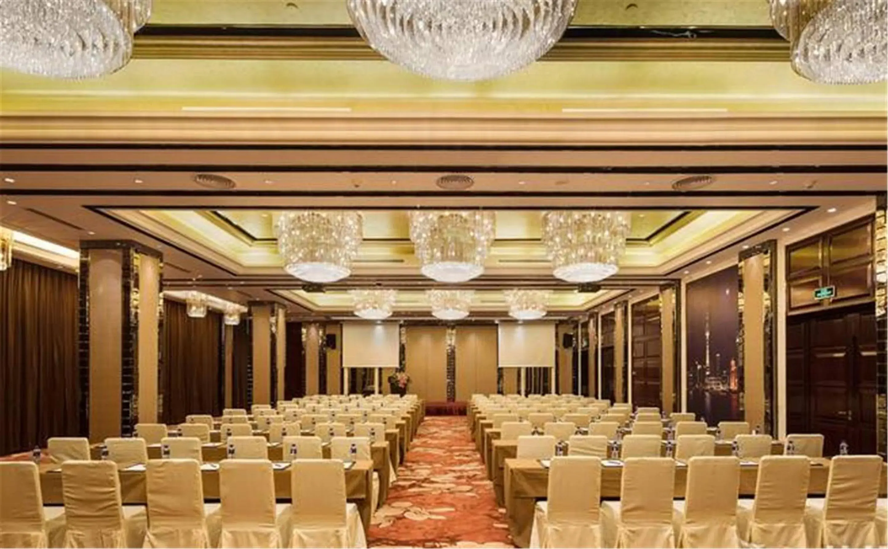 Meeting/conference room in GuangDong Hotel Shanghai