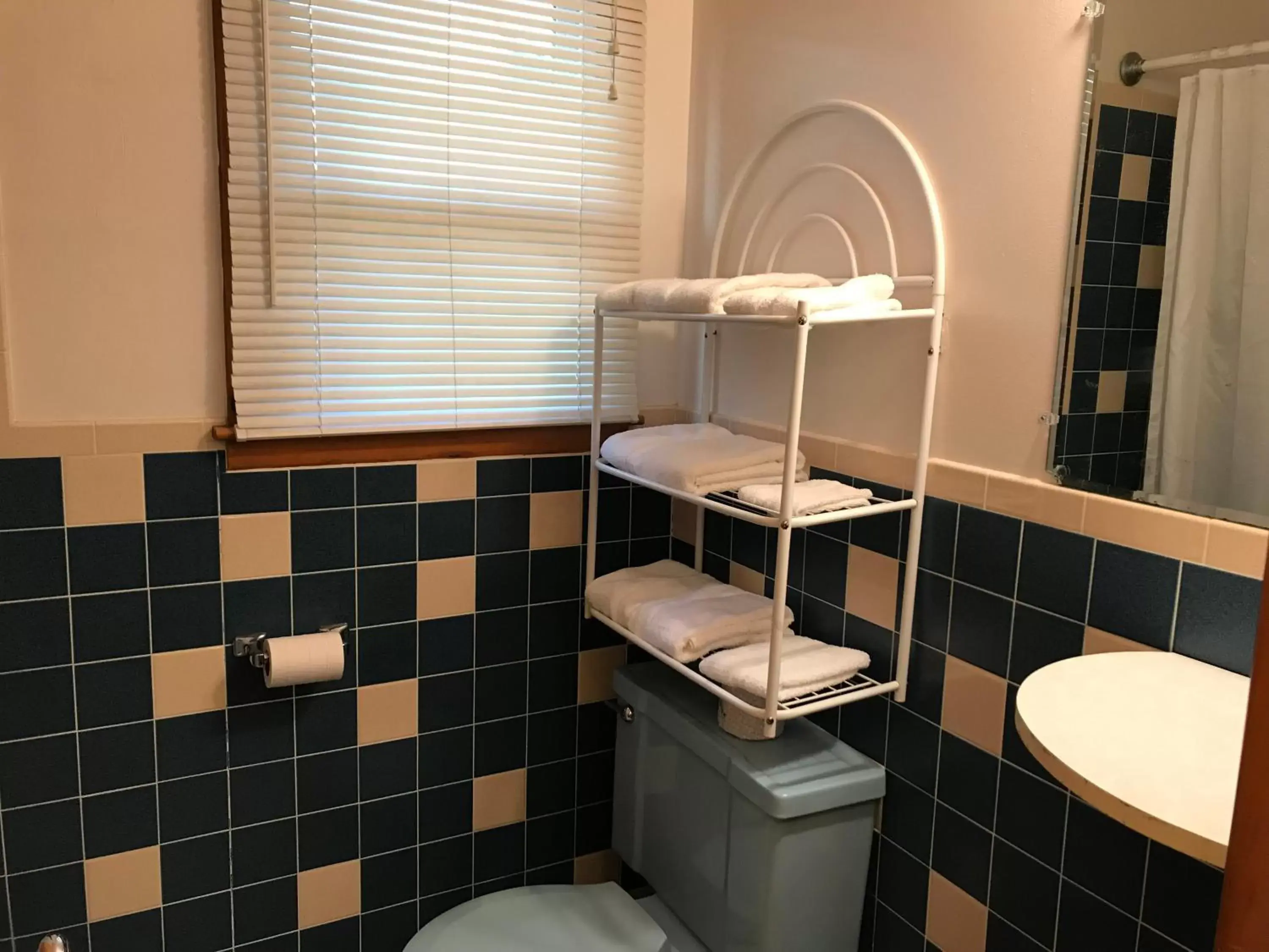 Bathroom in Motel Grand