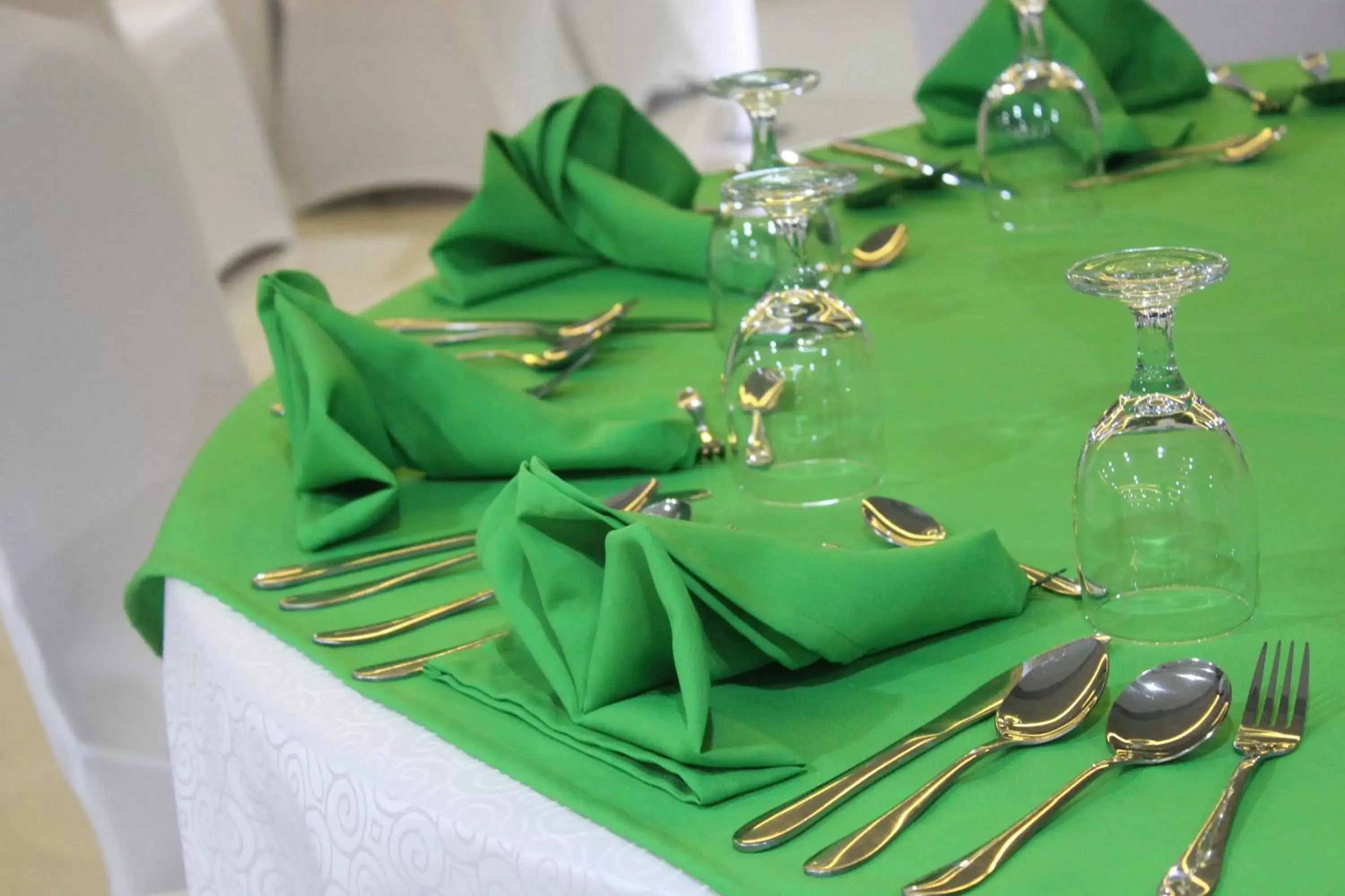 Banquet/Function facilities, Restaurant/Places to Eat in Kew Hotel Tagbilaran