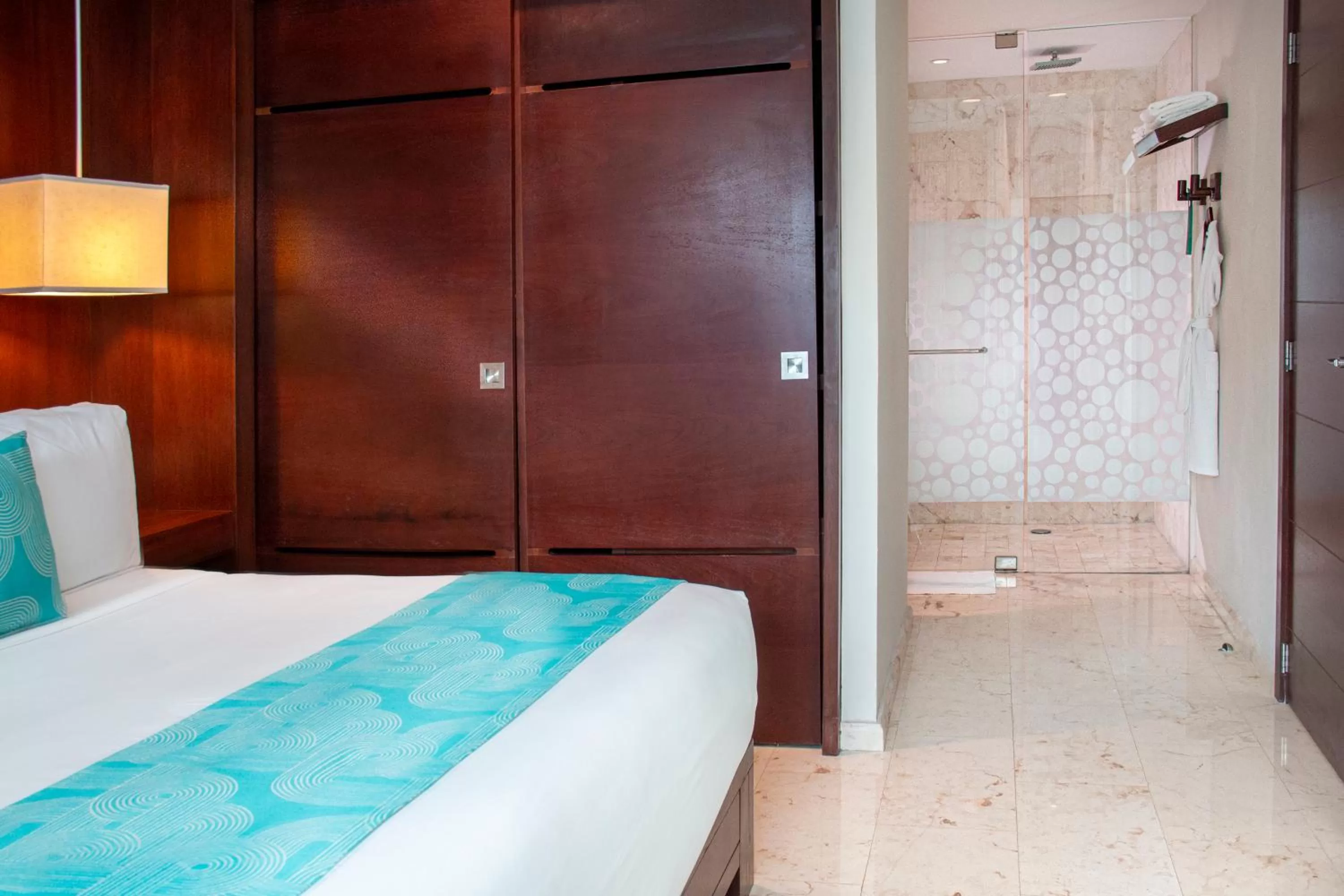 Bedroom, Bed in Hotel The Palm