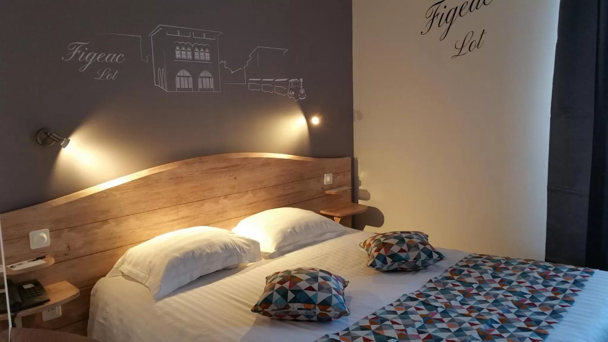 River view, Bed in Best Western Le Pont d'Or