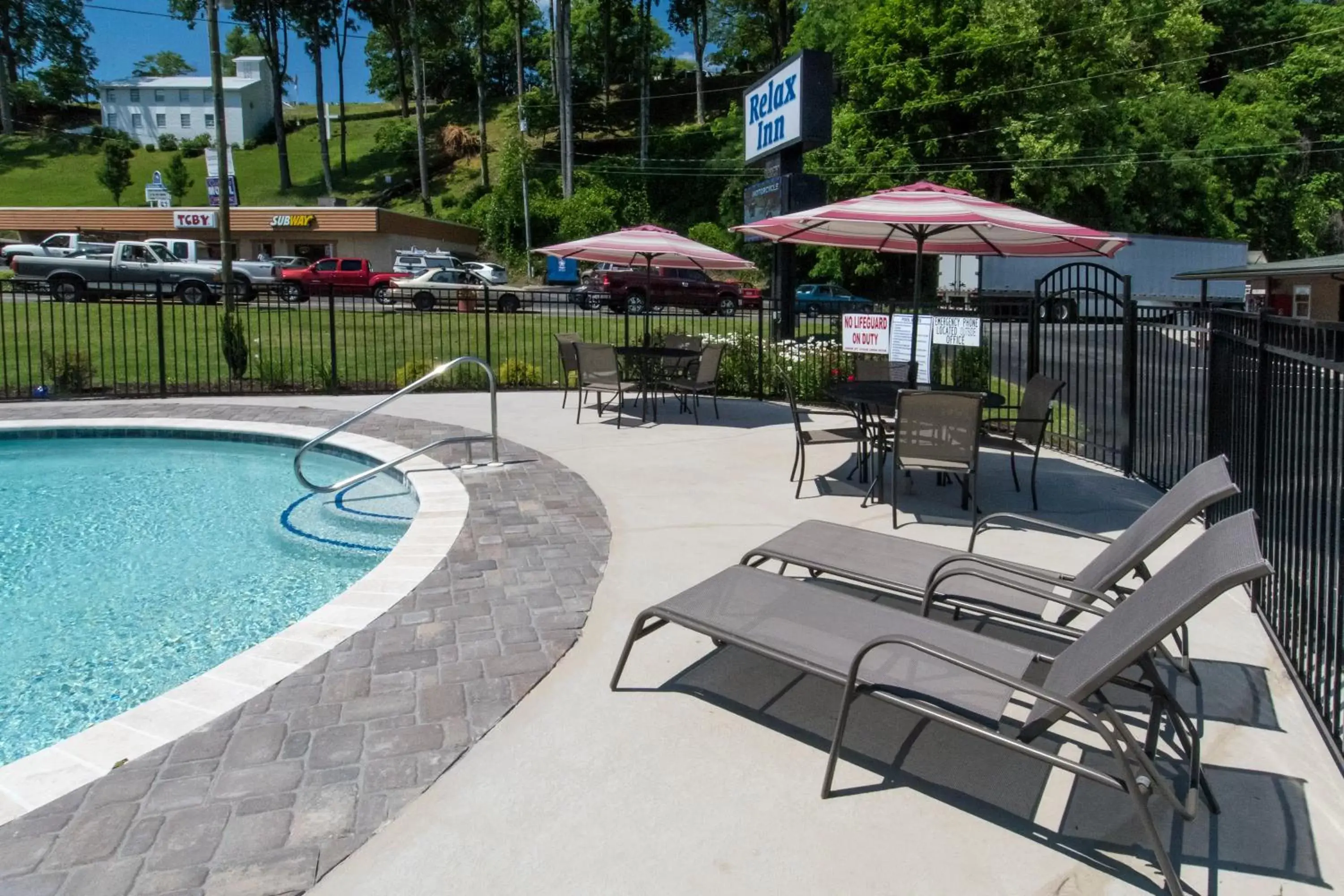 Swimming Pool in Relax Inn - Bryson City