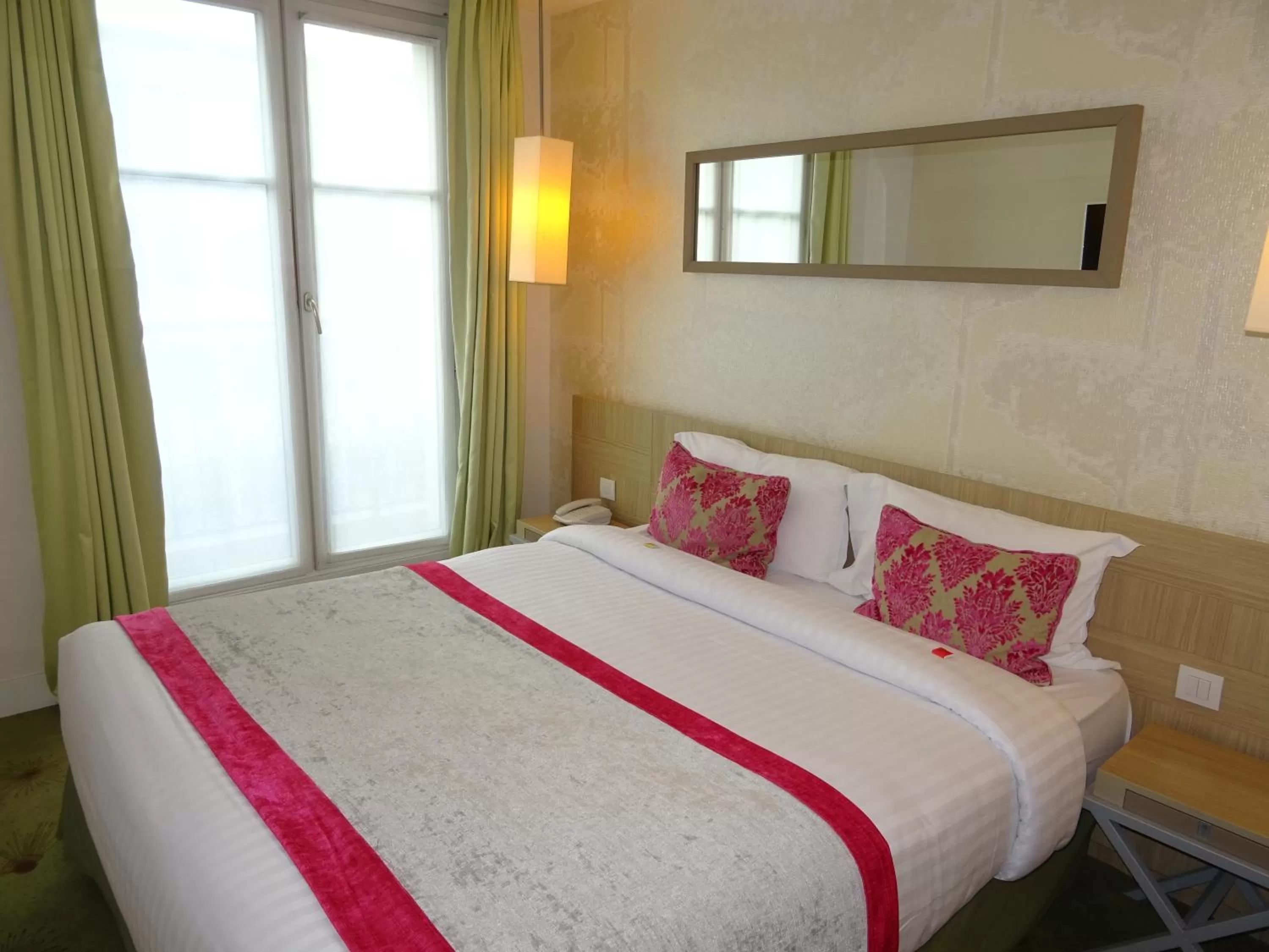 Bedroom, Bed in Le Marceau Bastille